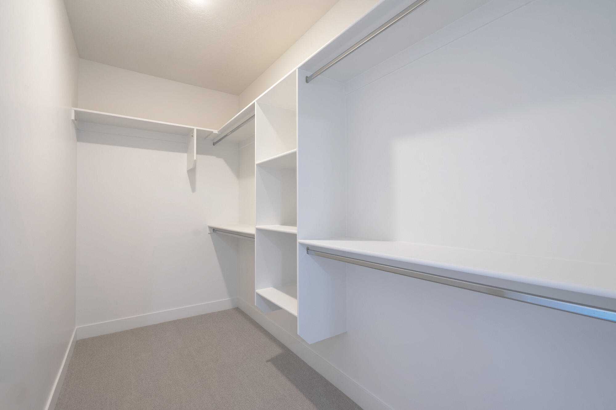 EVES GARDEN - Residential