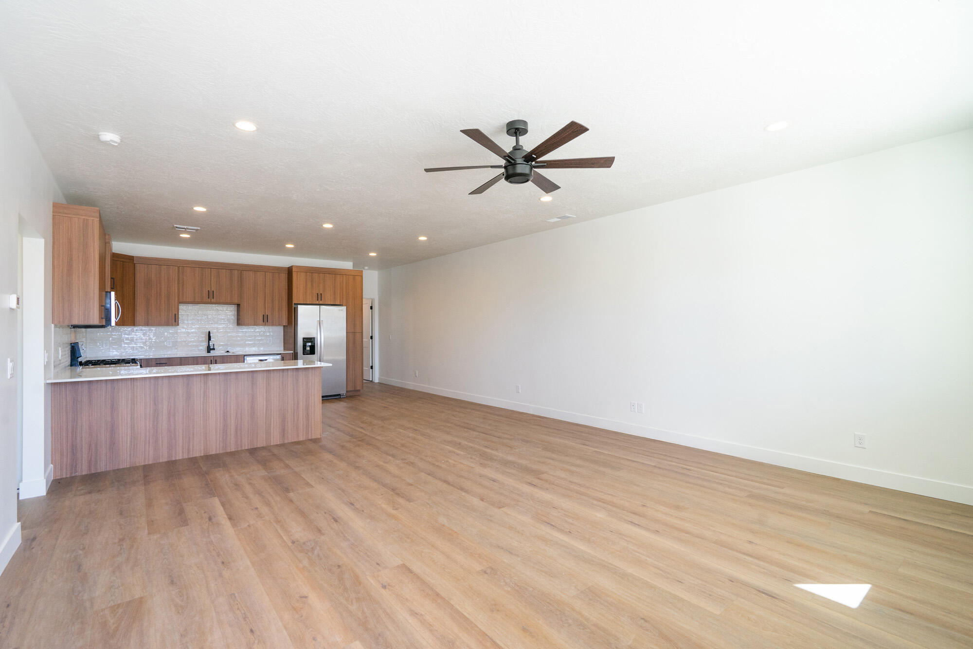 EVES GARDEN - Residential