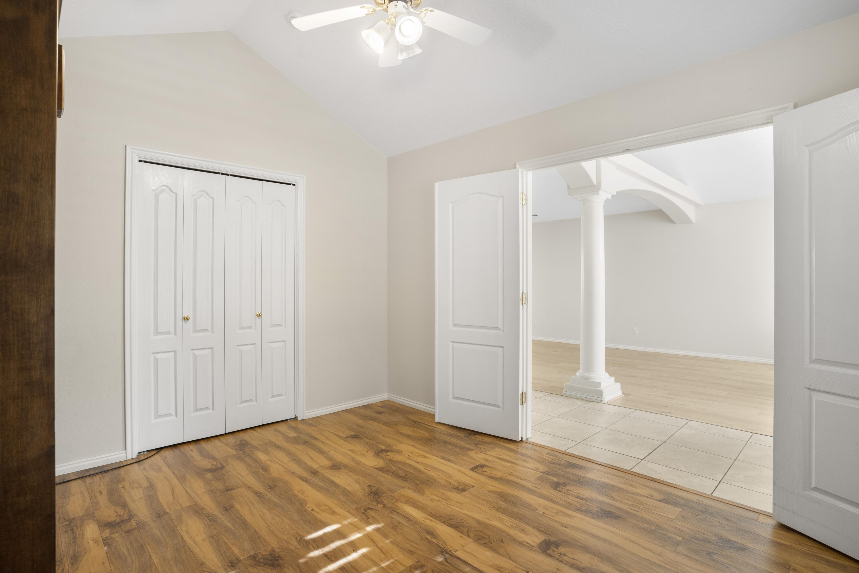 PAR 5 AT BLOOMINGTON HILLS TOWNHOMES - Residential