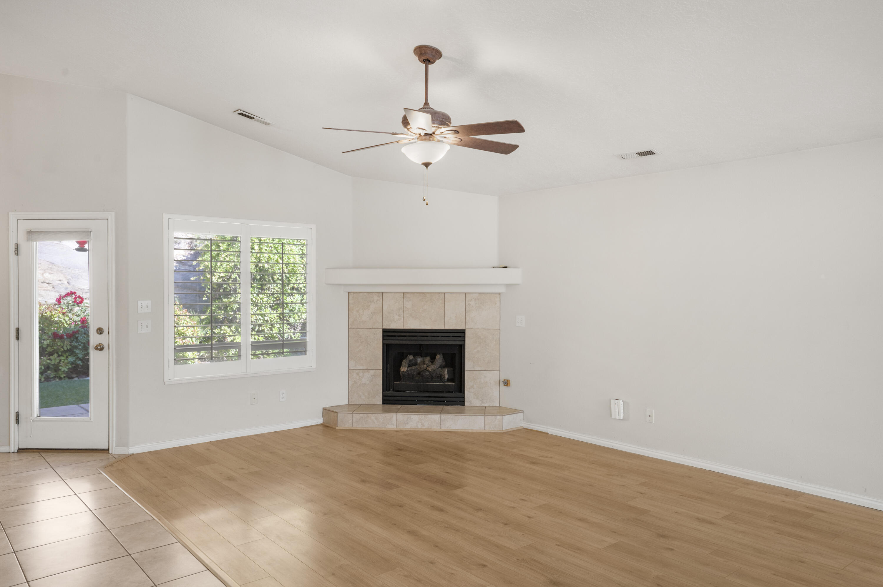 PAR 5 AT BLOOMINGTON HILLS TOWNHOMES - Residential