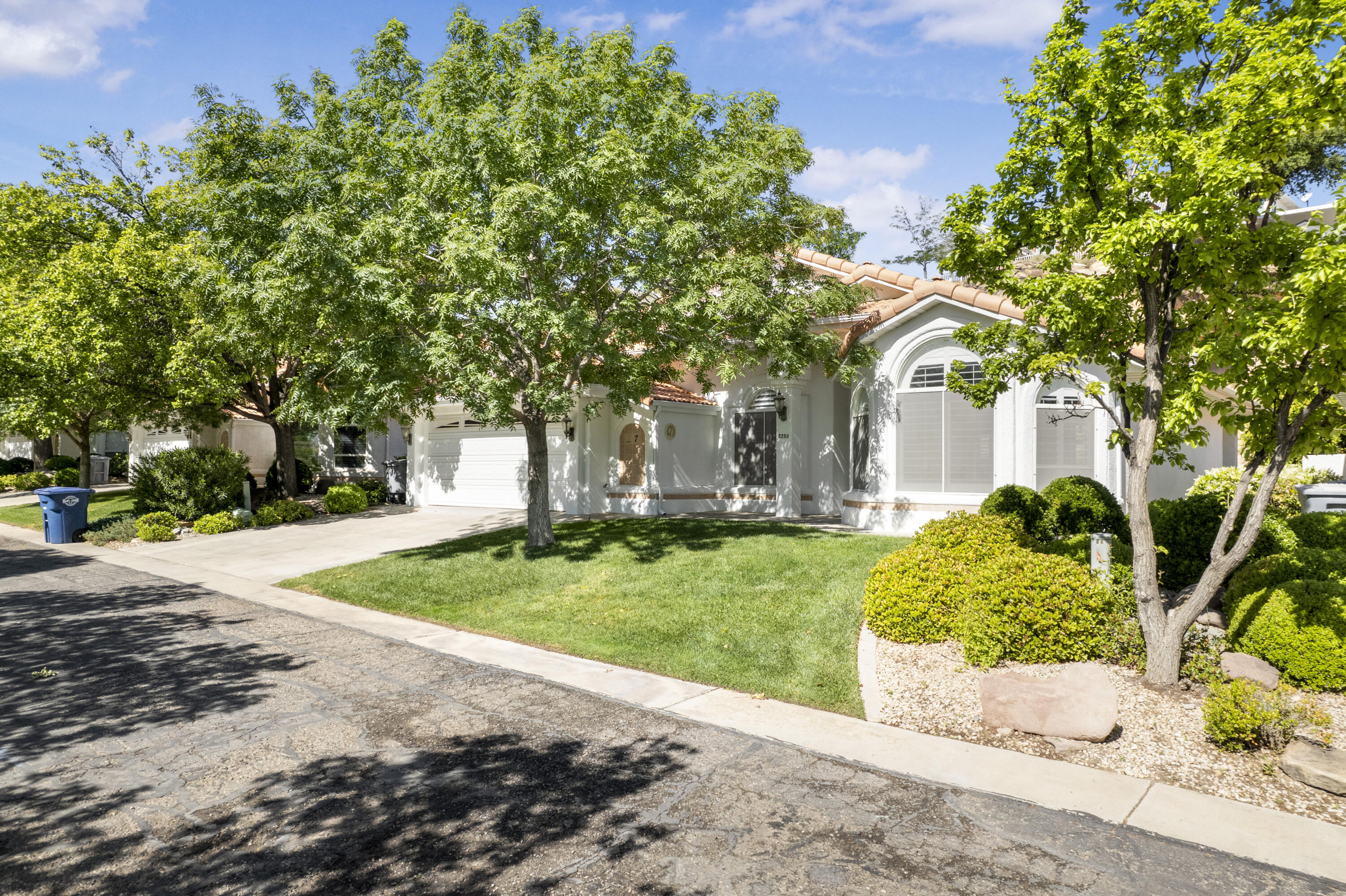 PAR 5 AT BLOOMINGTON HILLS TOWNHOMES - Residential
