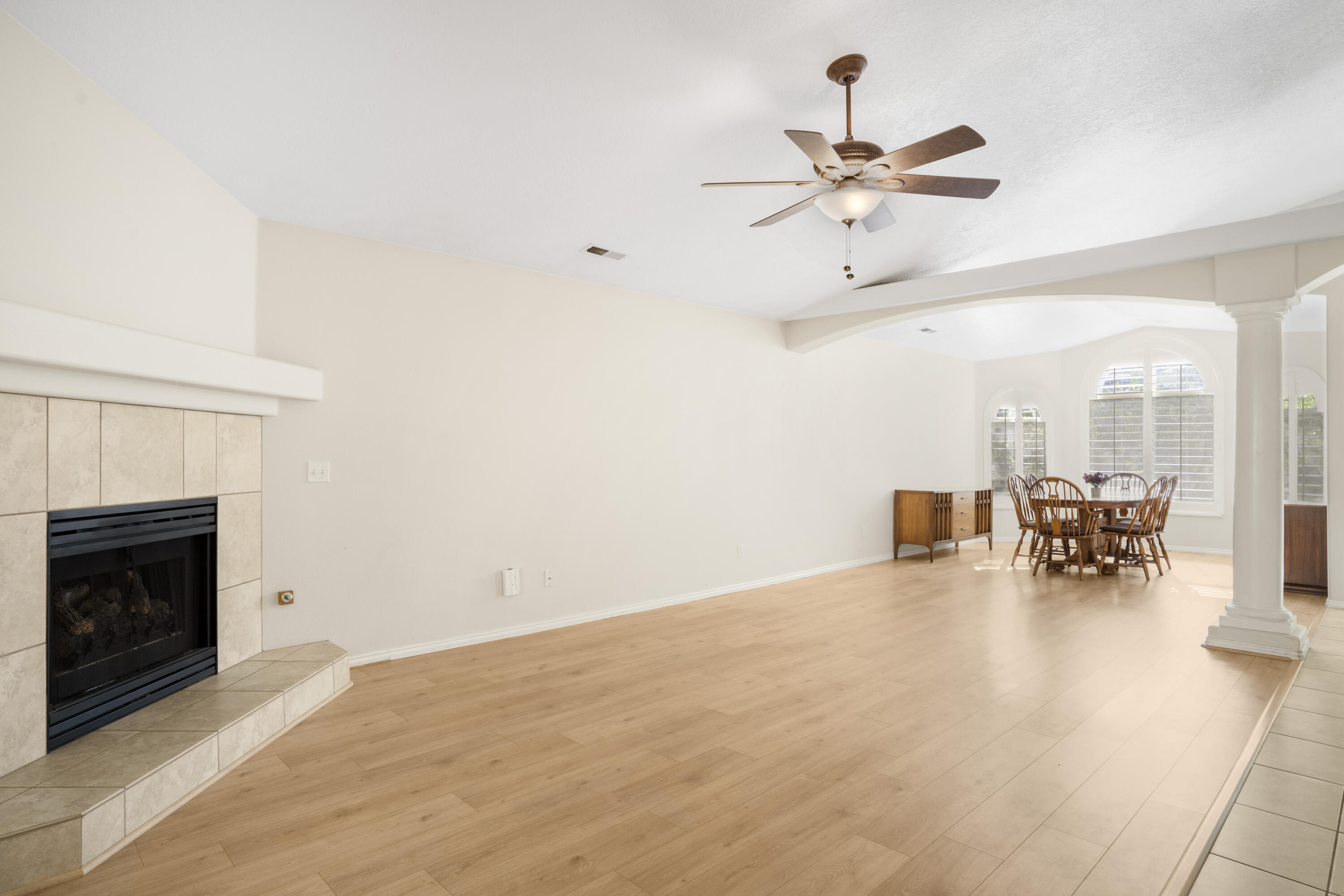 PAR 5 AT BLOOMINGTON HILLS TOWNHOMES - Residential