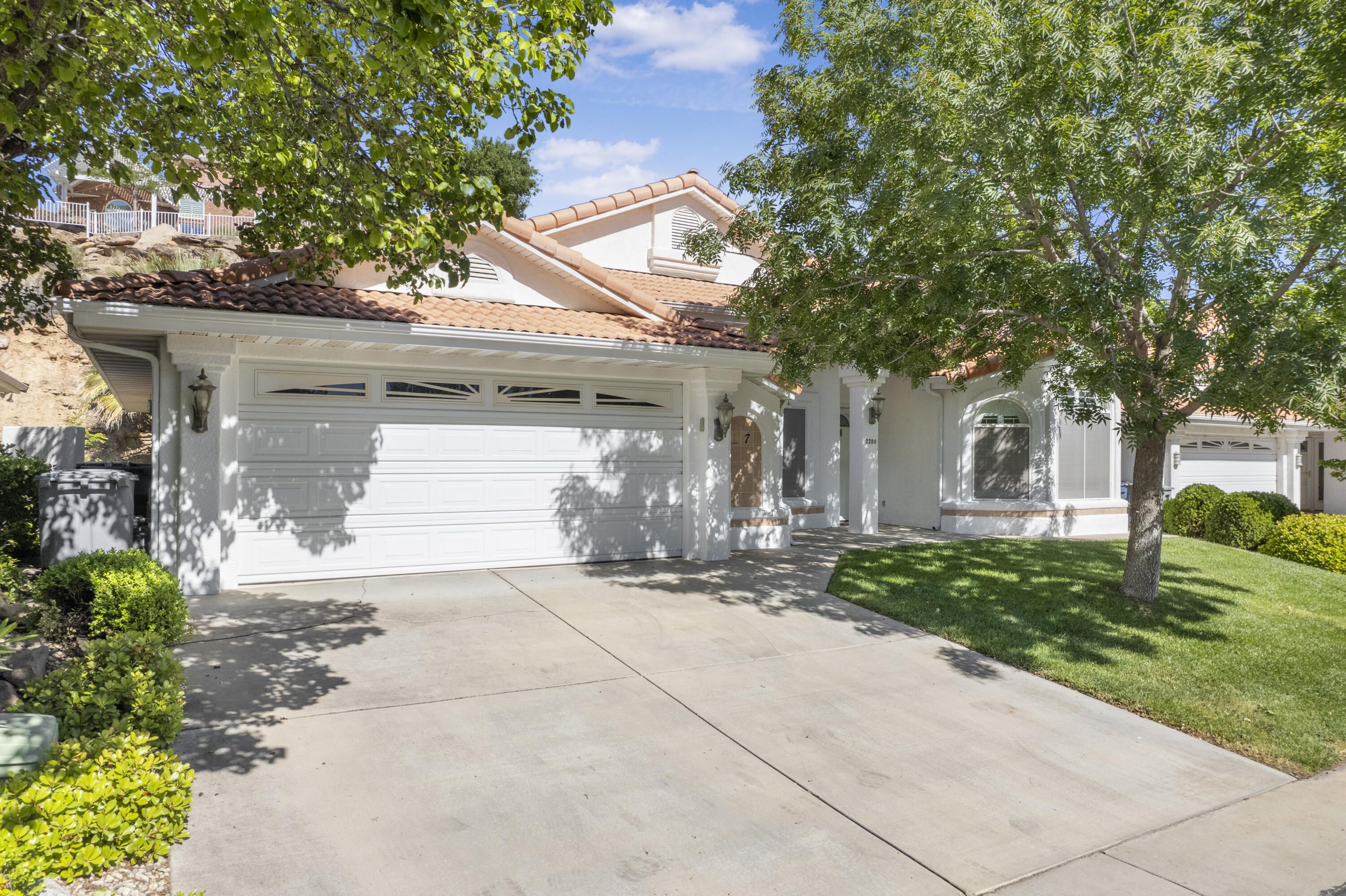 PAR 5 AT BLOOMINGTON HILLS TOWNHOMES - Residential