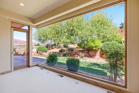 Tiny photo for 2410 W Entrada Trail Unit #4, Saint George, UT 84770 (MLS # 26-271554)