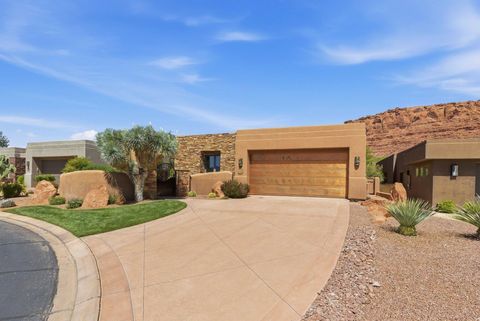 Tiny photo for 2410 W Entrada Trail Unit #4, Saint George, UT 84770 (MLS # 26-271554)