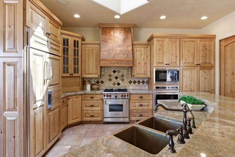 Tiny photo for 2410 W Entrada Trail Unit #4, Saint George, UT 84770 (MLS # 26-271554)
