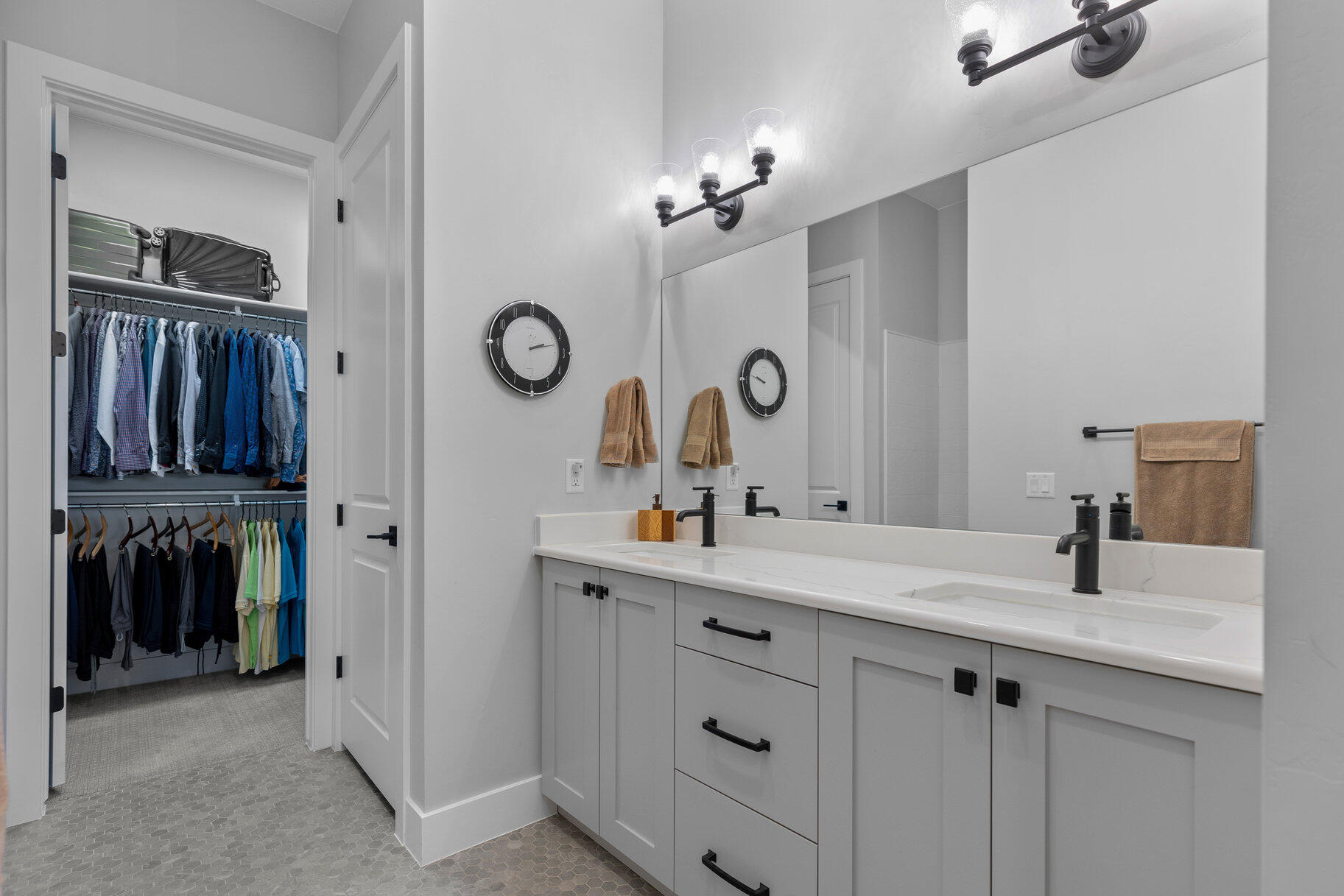 VILLAS AT SUN RIVER - Residential