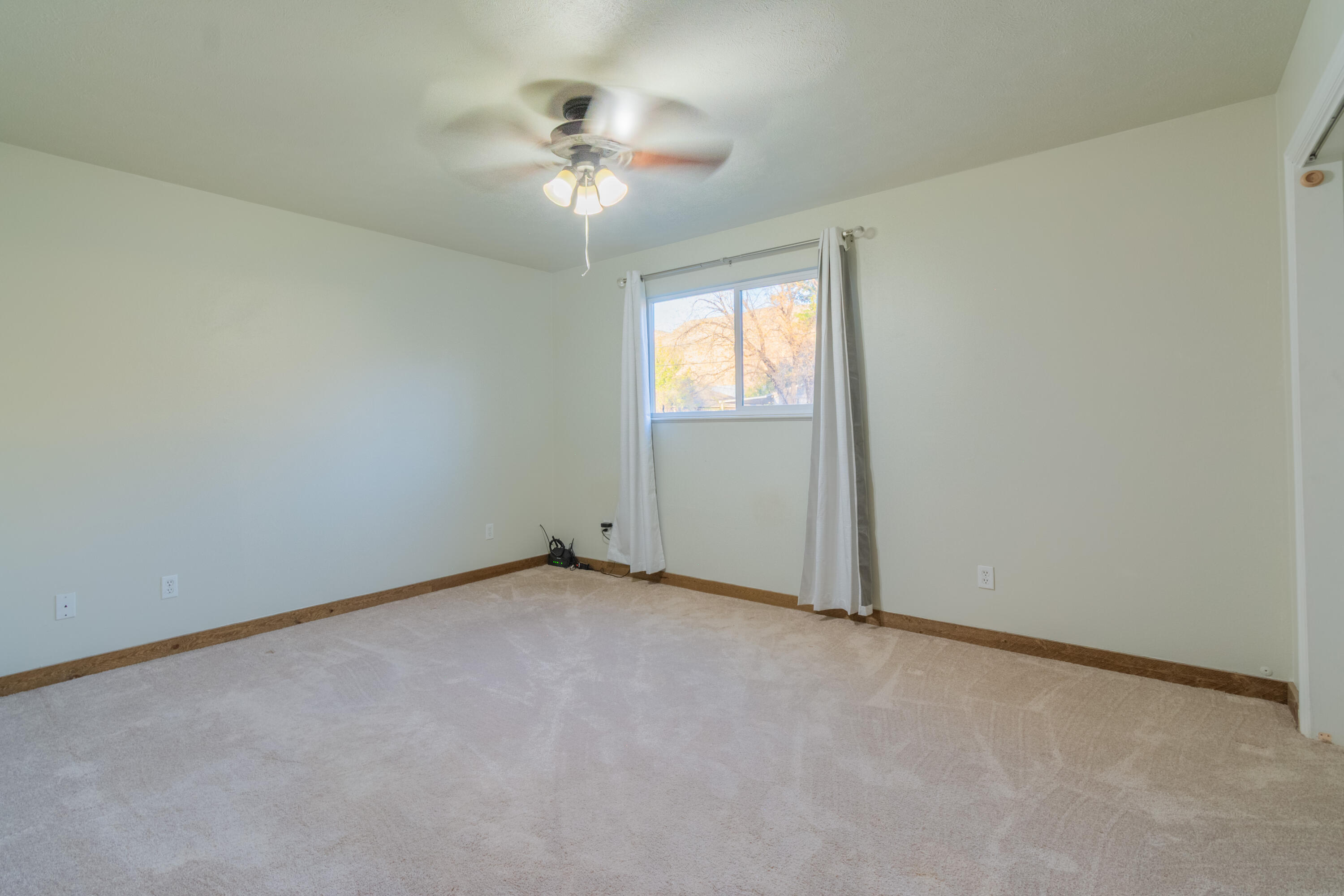 LAVERKIN TOWNSITE AND FIELD - Residential