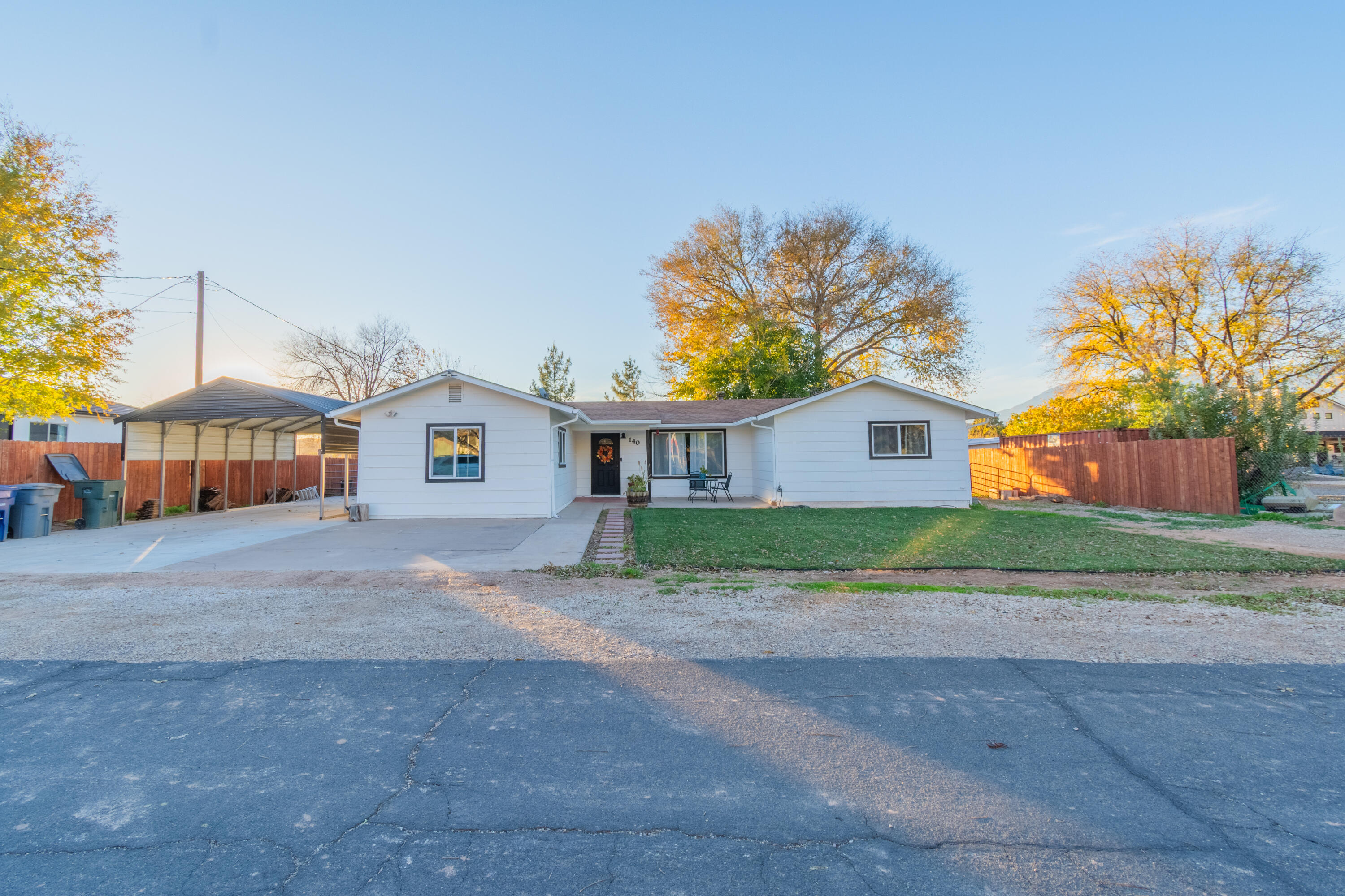 LAVERKIN TOWNSITE AND FIELD - Residential