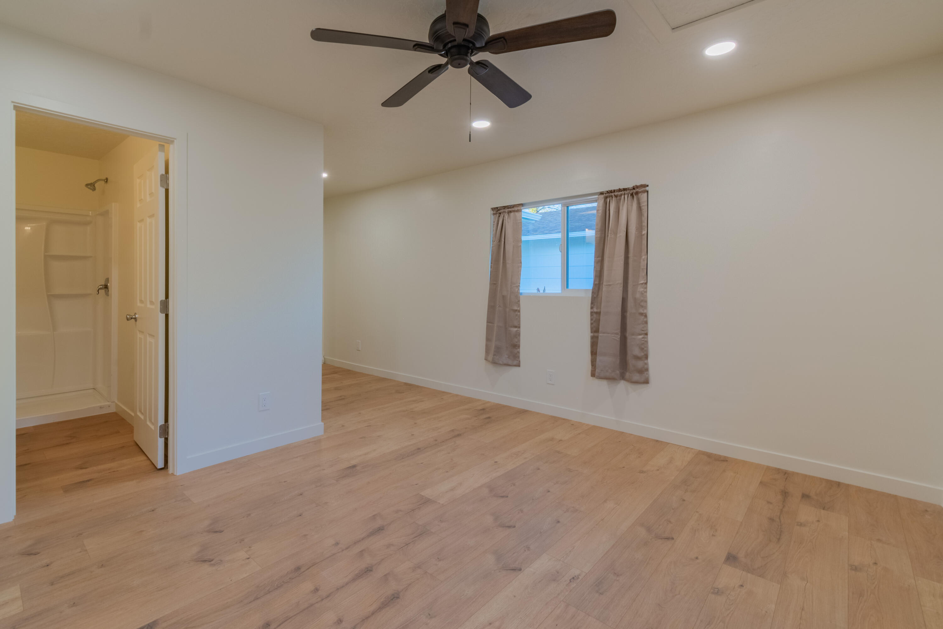 LAVERKIN TOWNSITE AND FIELD - Residential