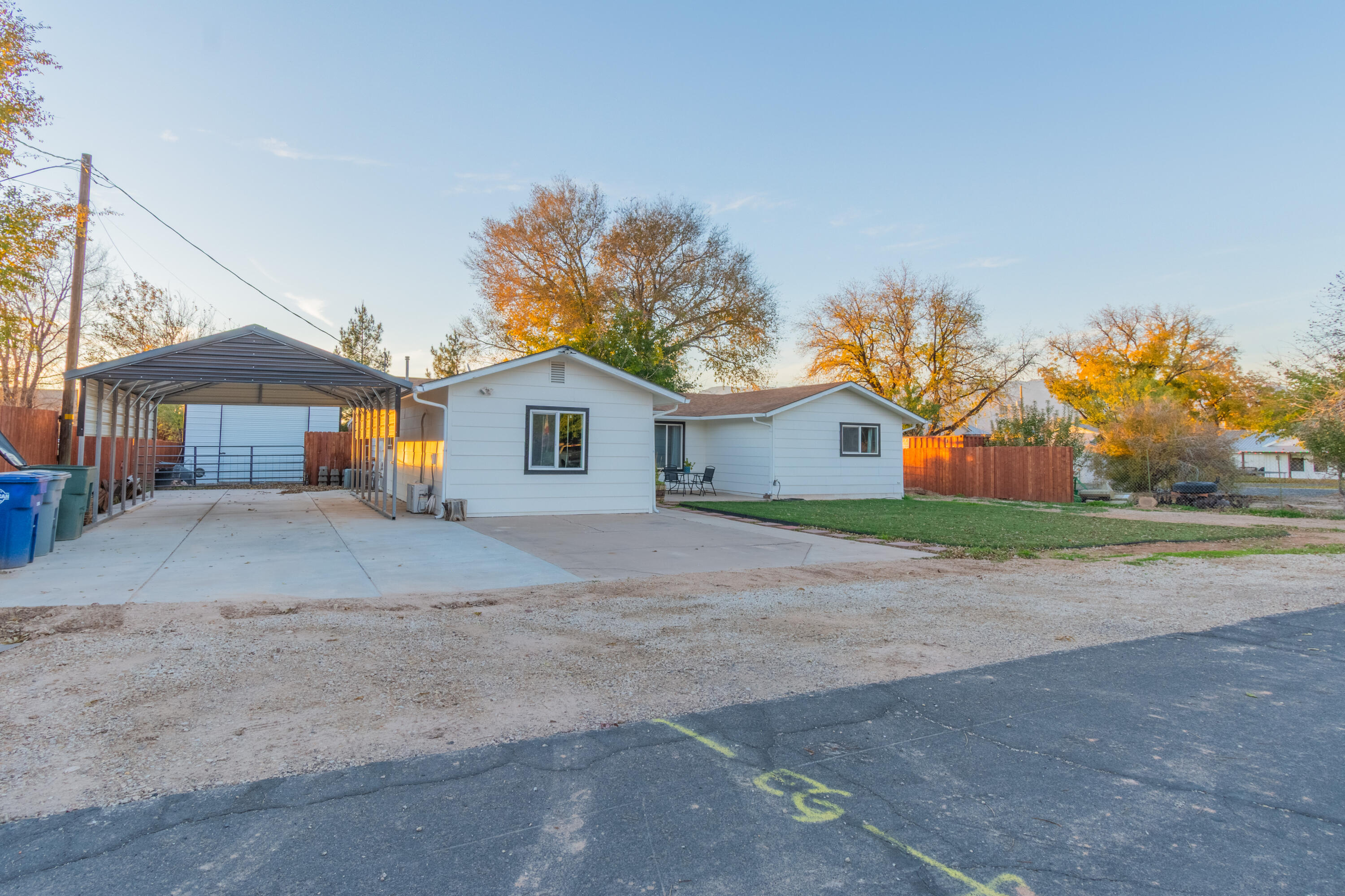 LAVERKIN TOWNSITE AND FIELD - Residential