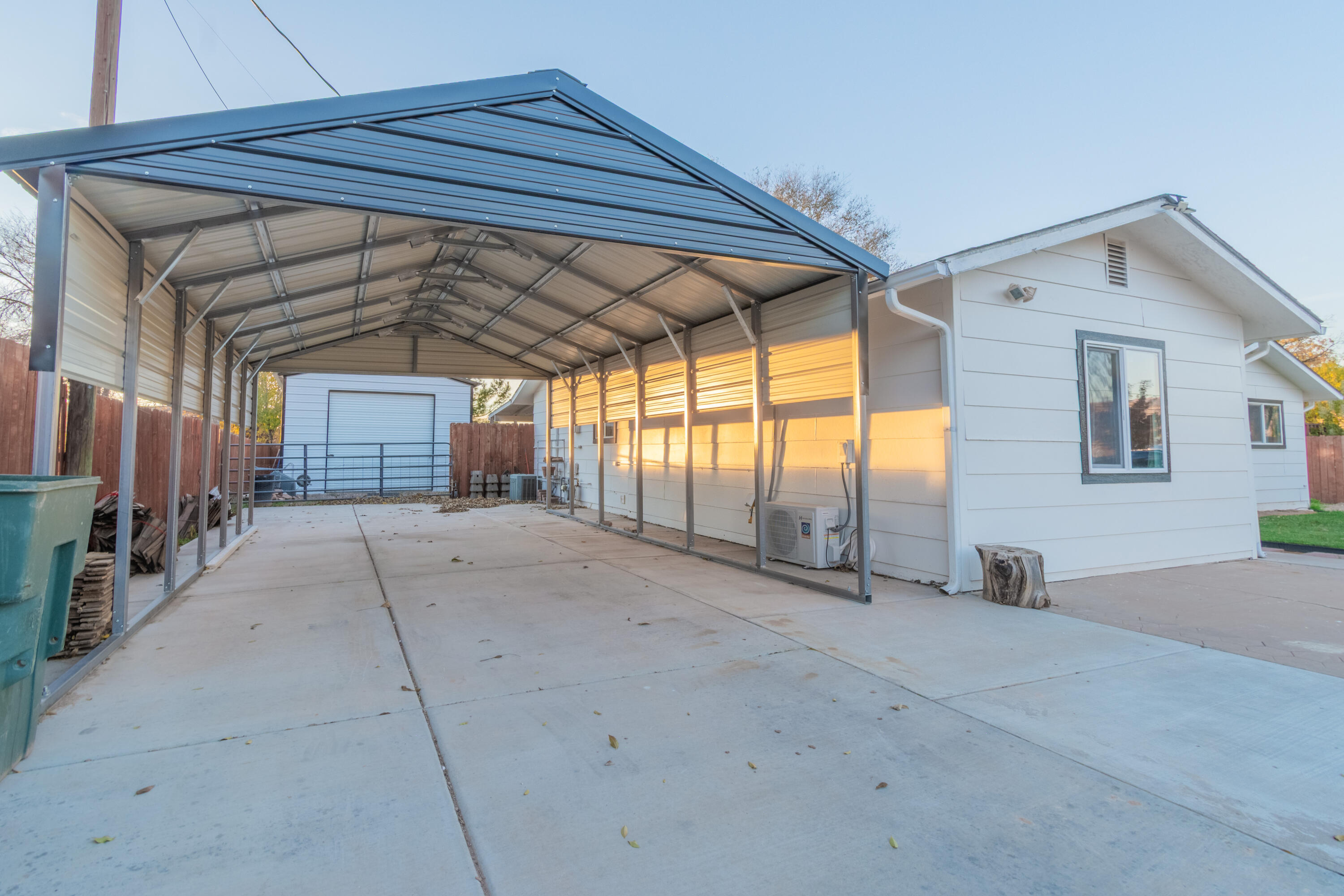 LAVERKIN TOWNSITE AND FIELD - Residential