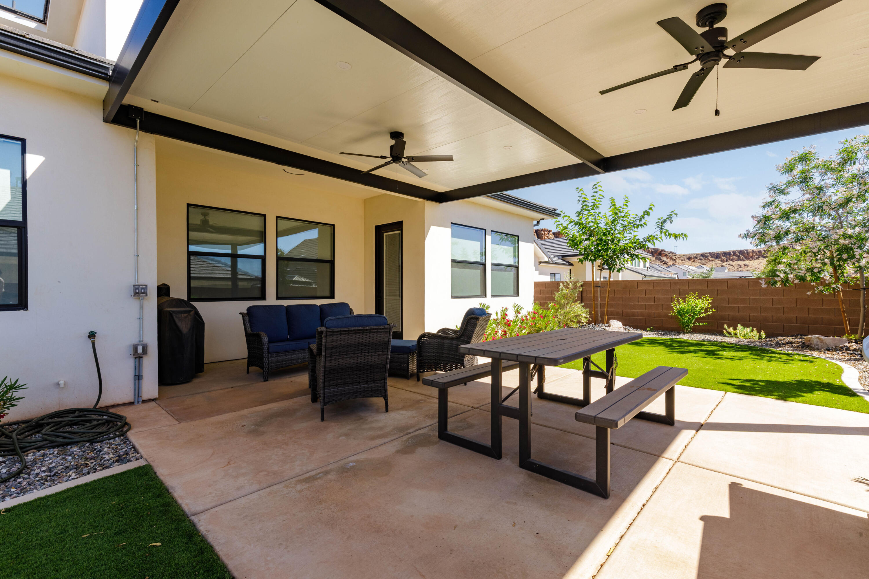 TEAKWOOD - Residential