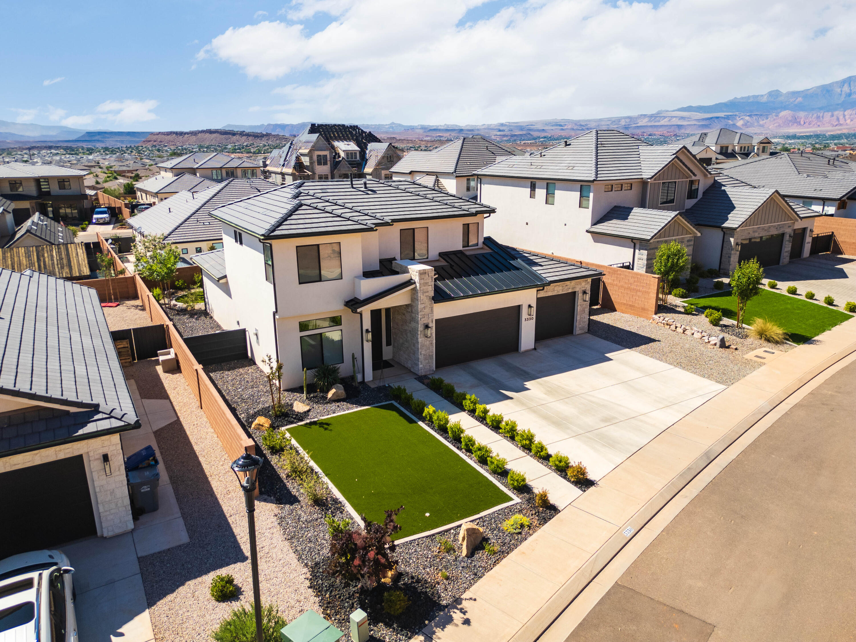 TEAKWOOD - Residential