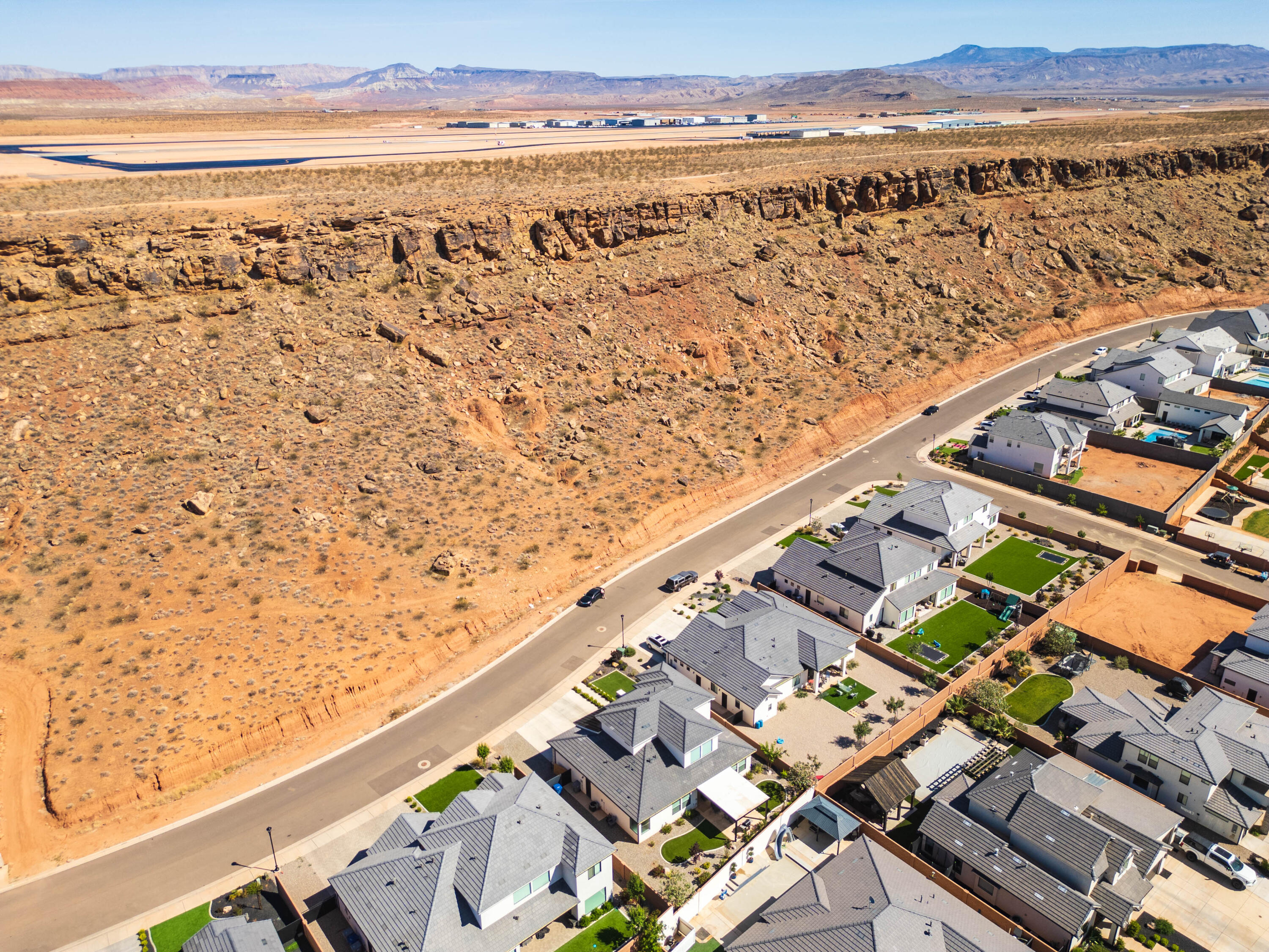 TEAKWOOD - Residential