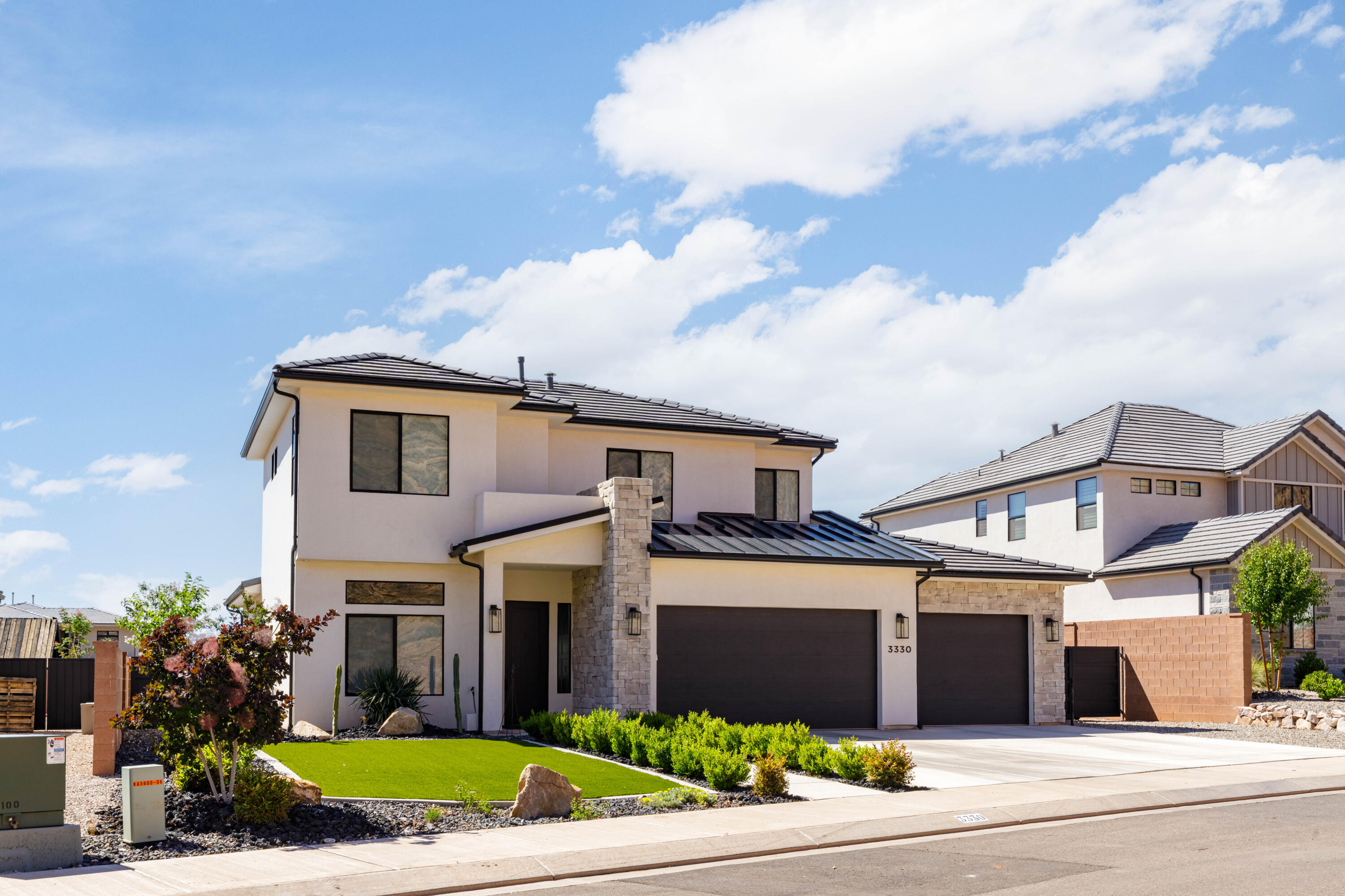 TEAKWOOD - Residential