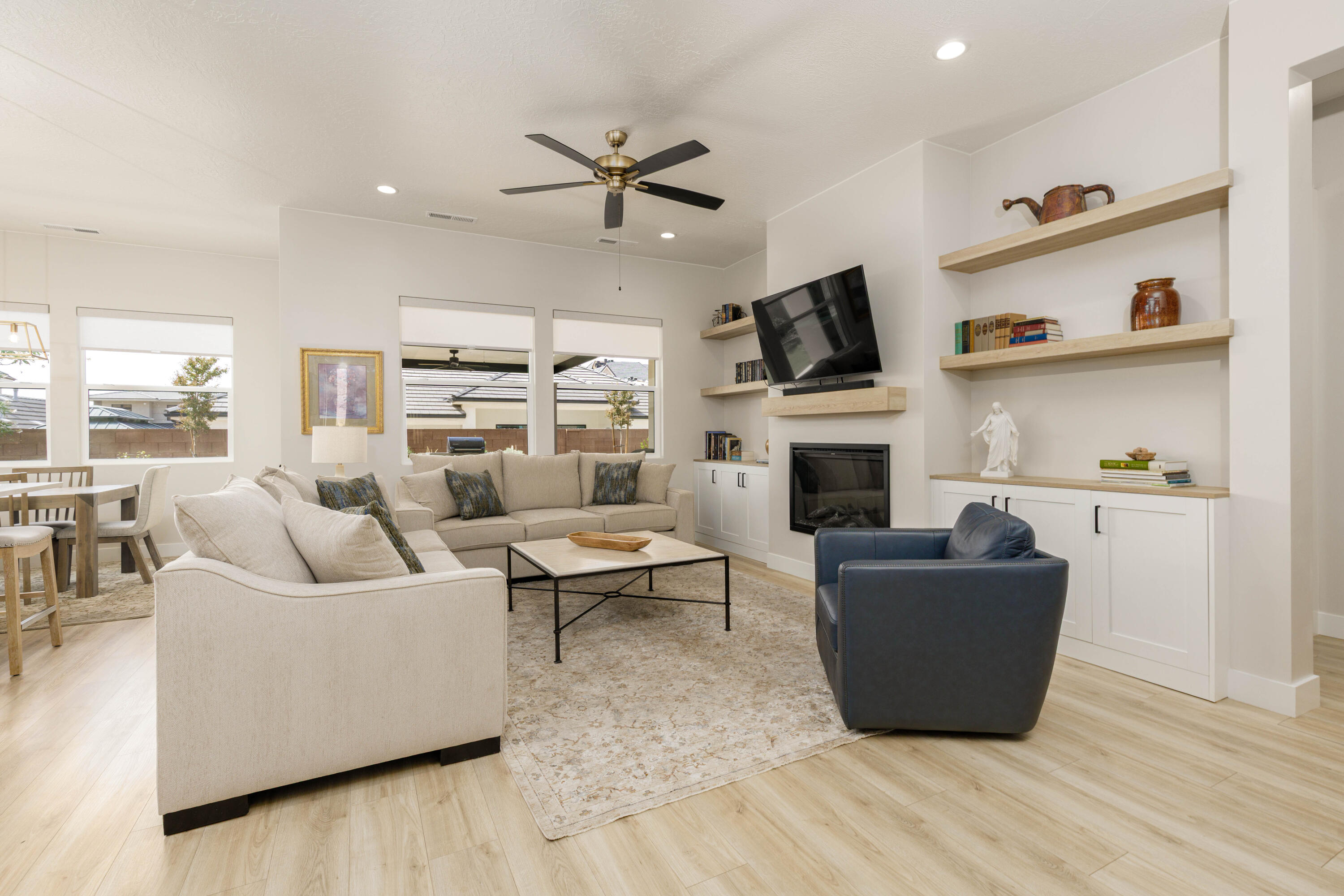 TEAKWOOD - Residential