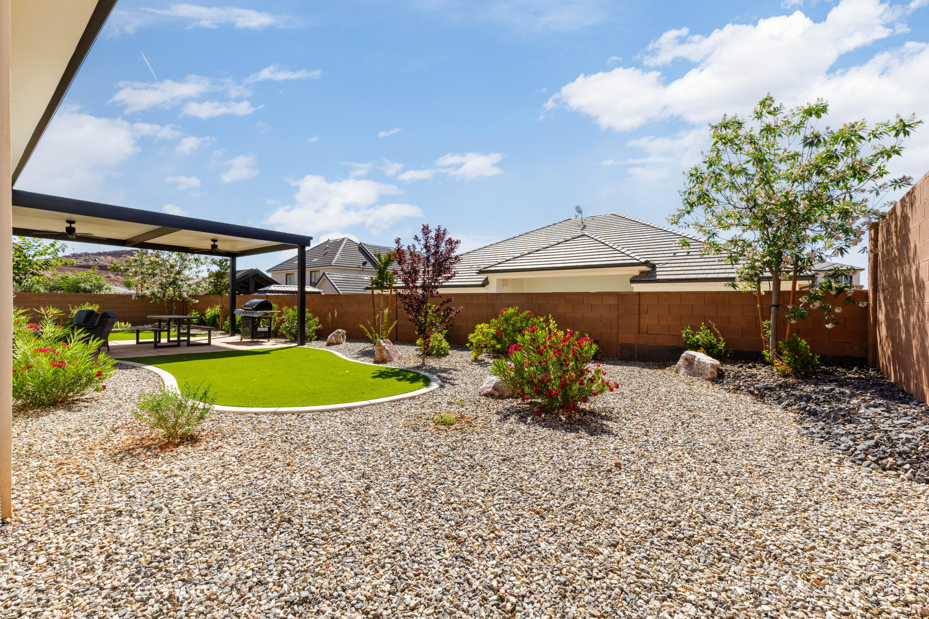 TEAKWOOD - Residential