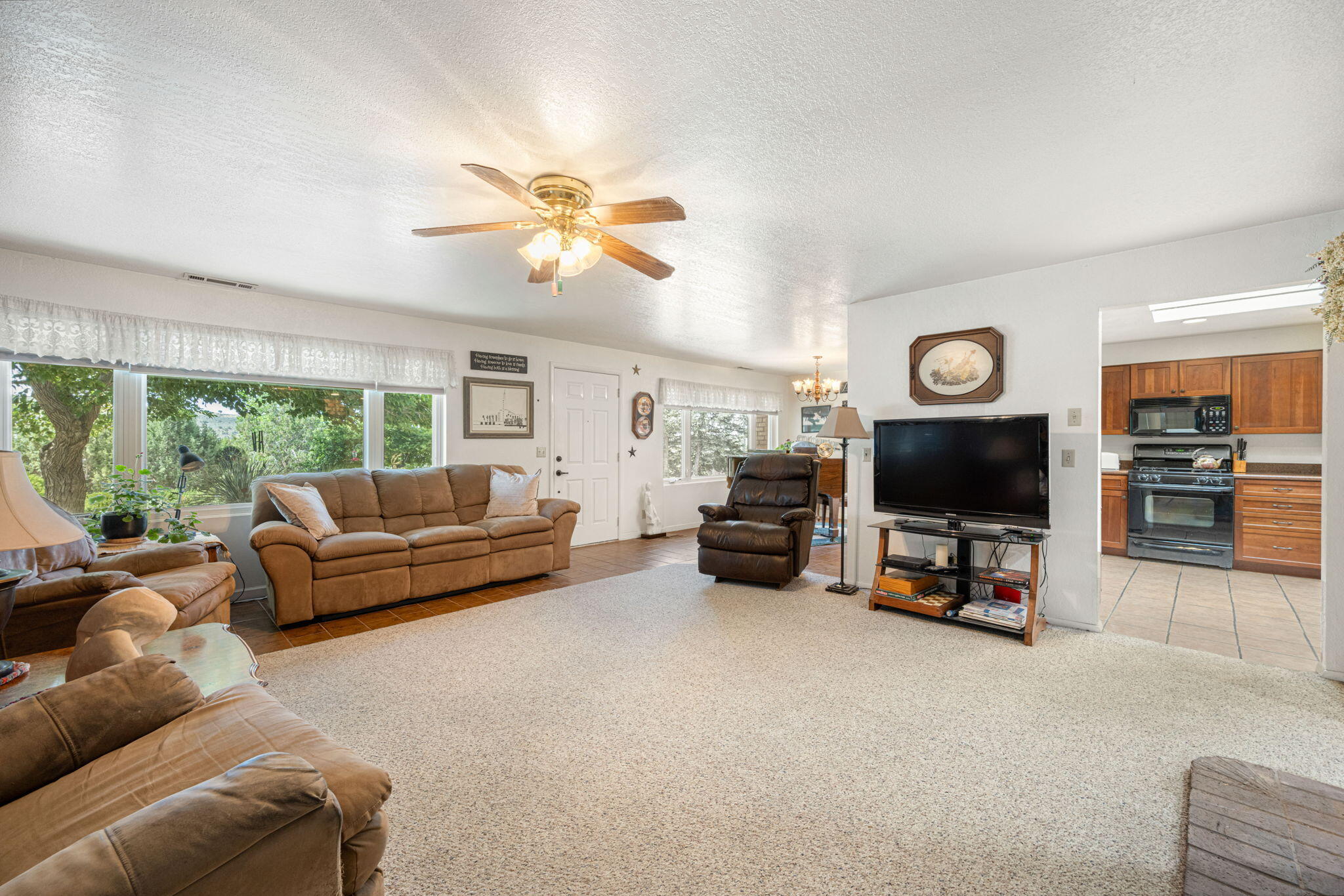 DIAMOND VALLEY ACRES - Residential