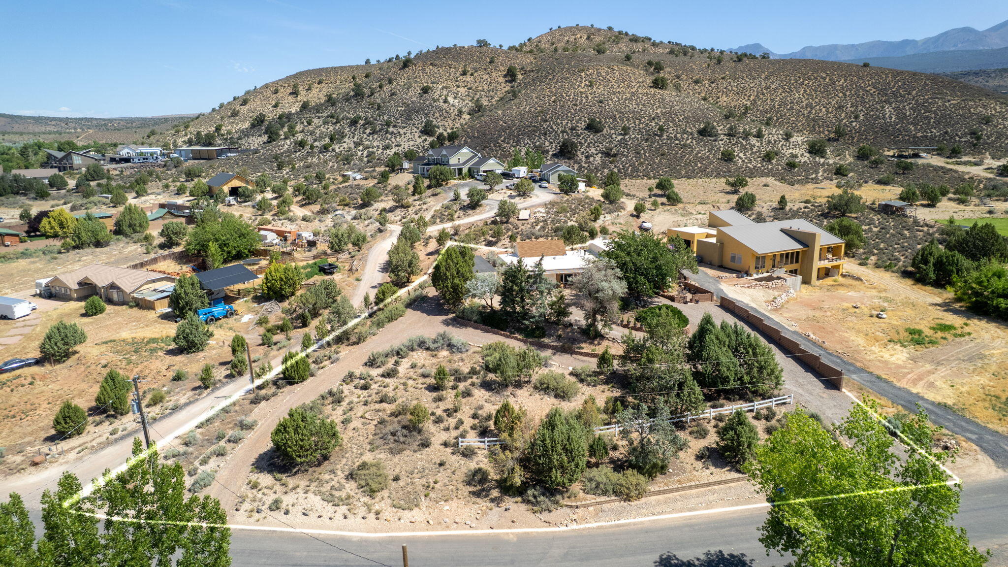 DIAMOND VALLEY ACRES - Residential