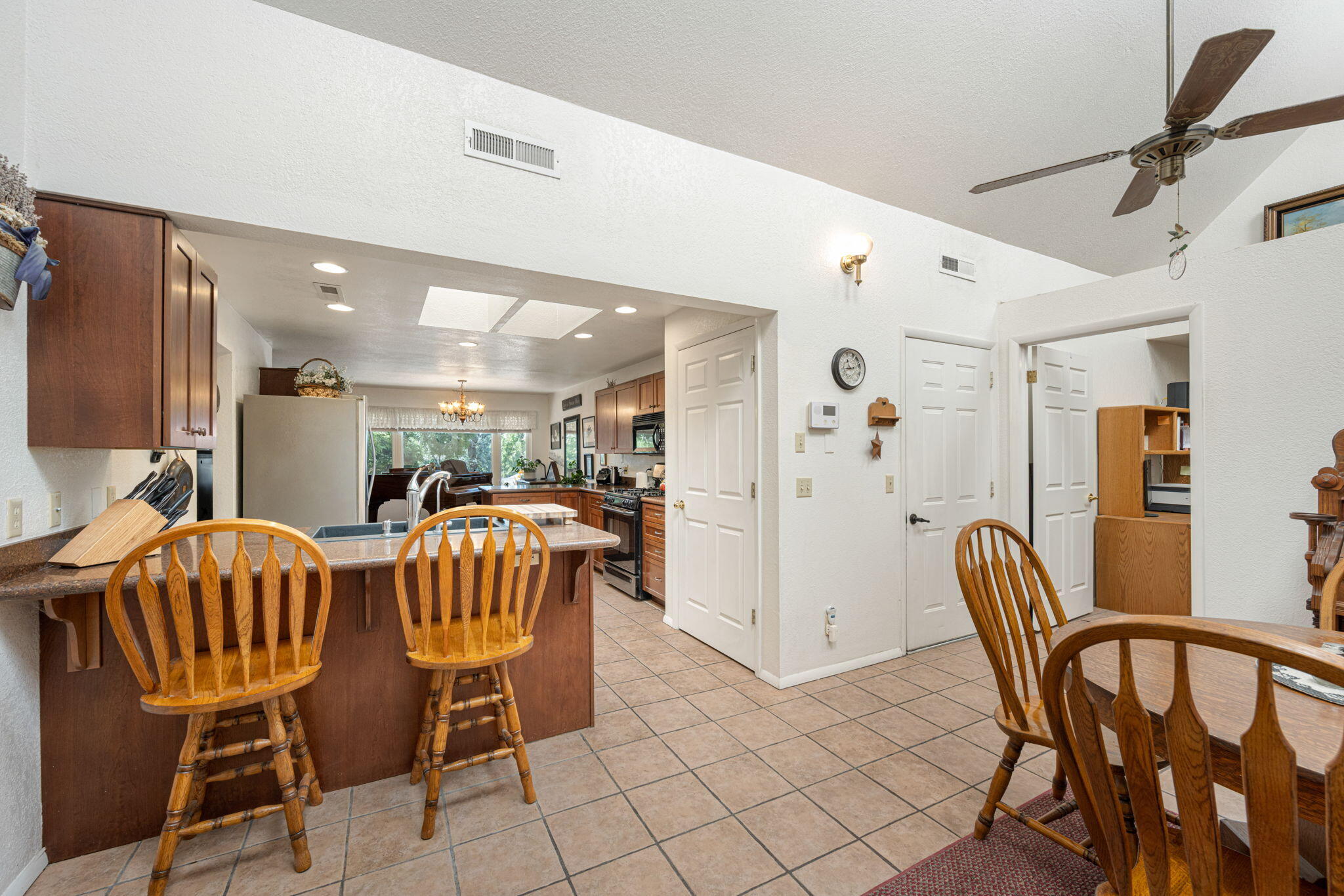DIAMOND VALLEY ACRES - Residential