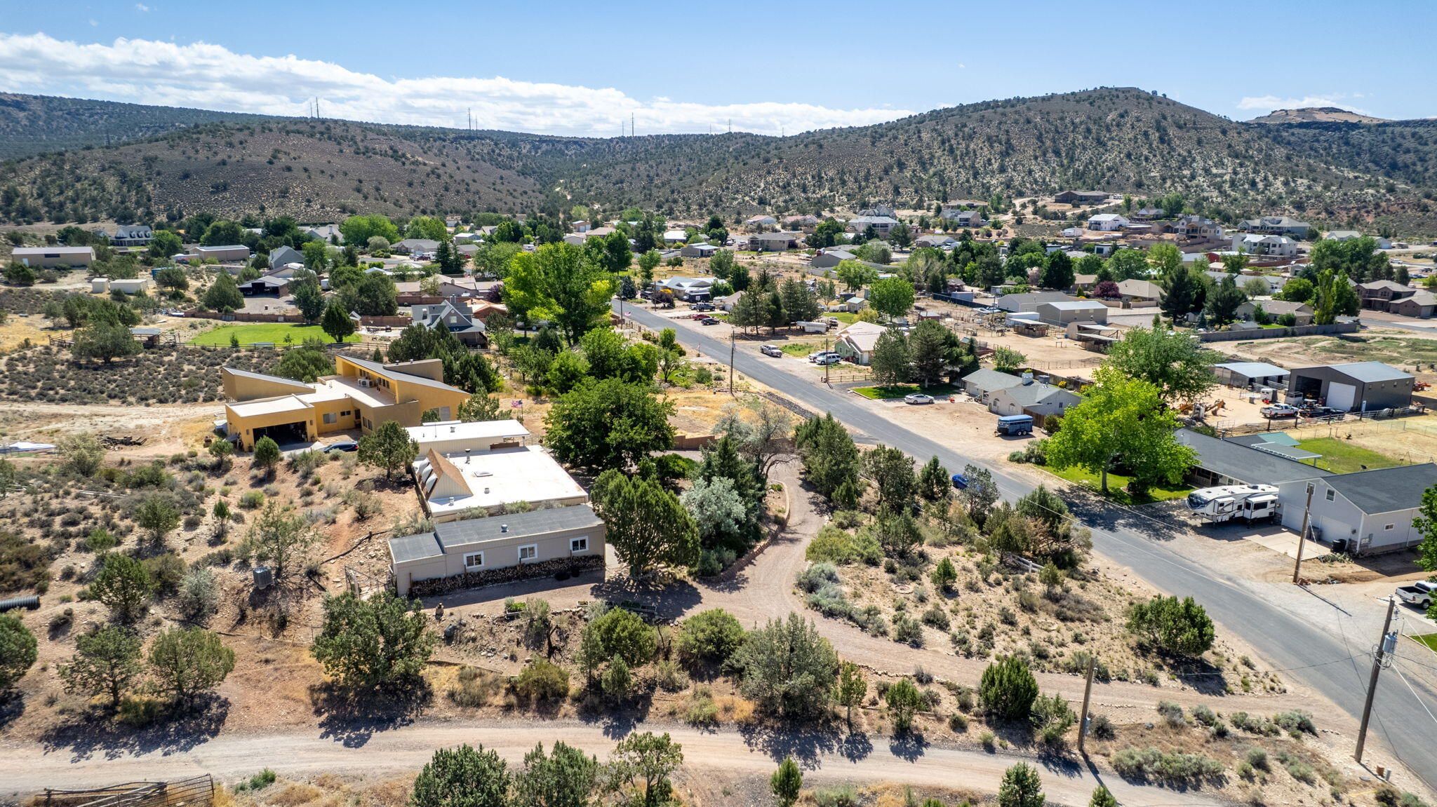 DIAMOND VALLEY ACRES - Residential