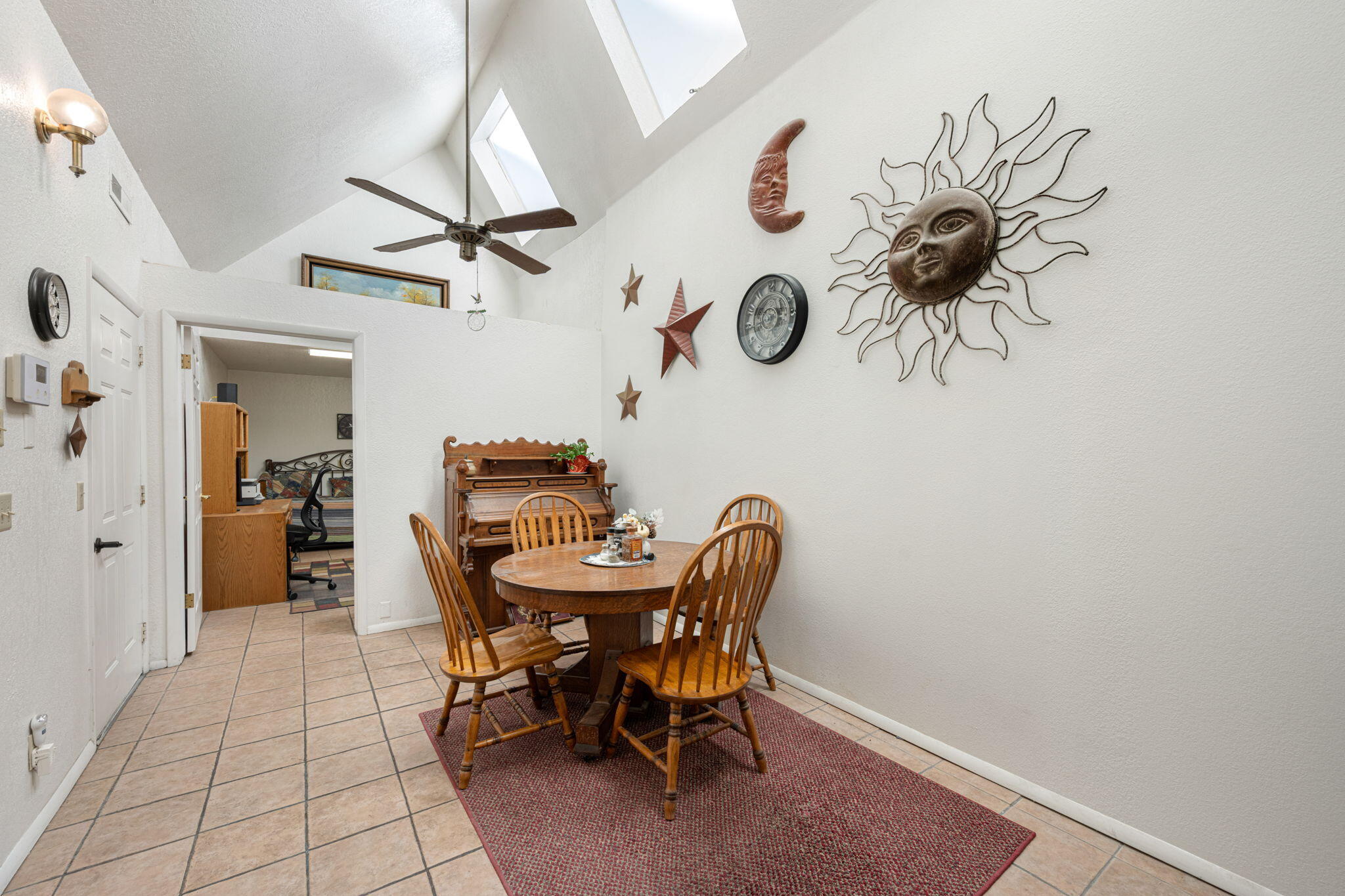 DIAMOND VALLEY ACRES - Residential