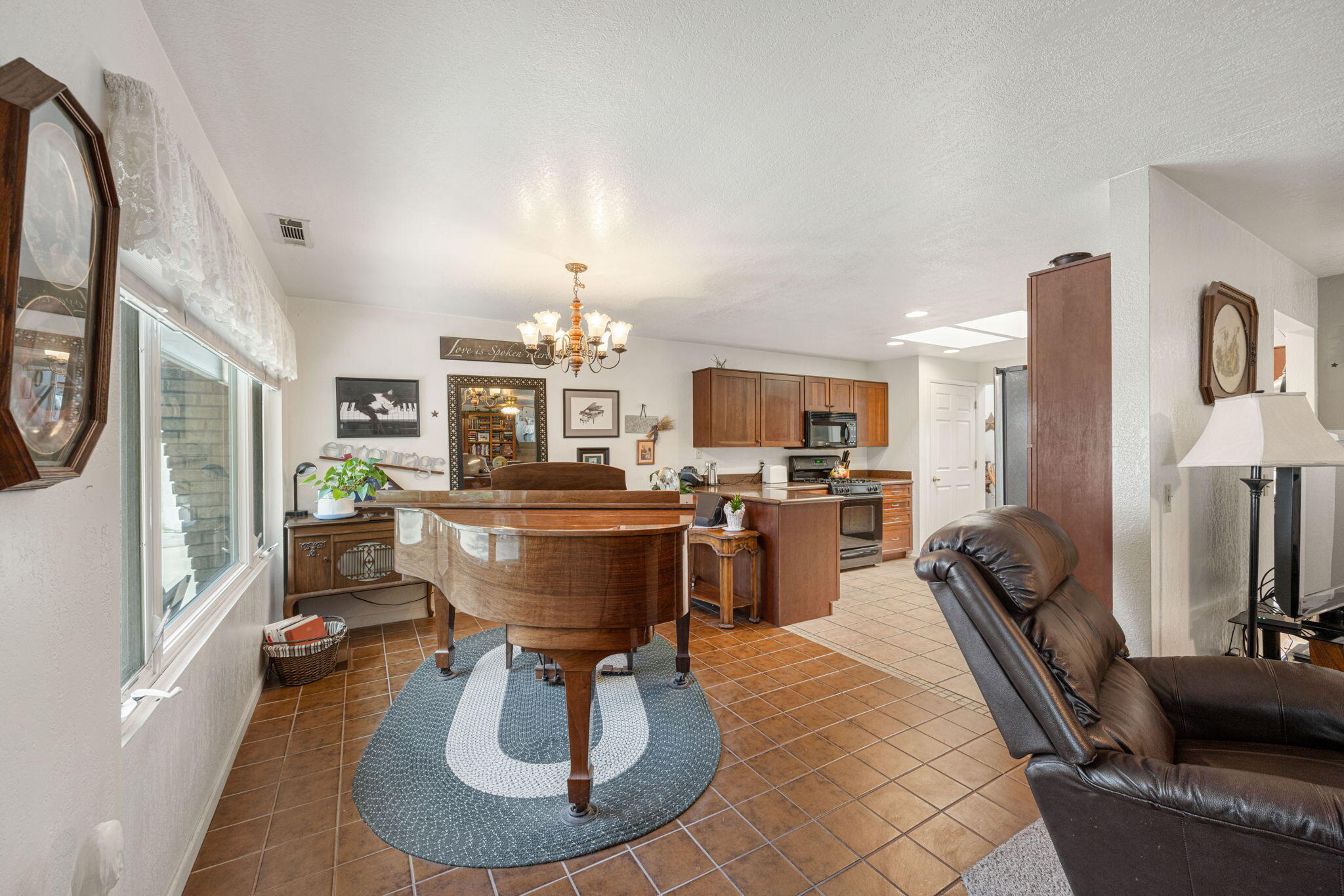 DIAMOND VALLEY ACRES - Residential