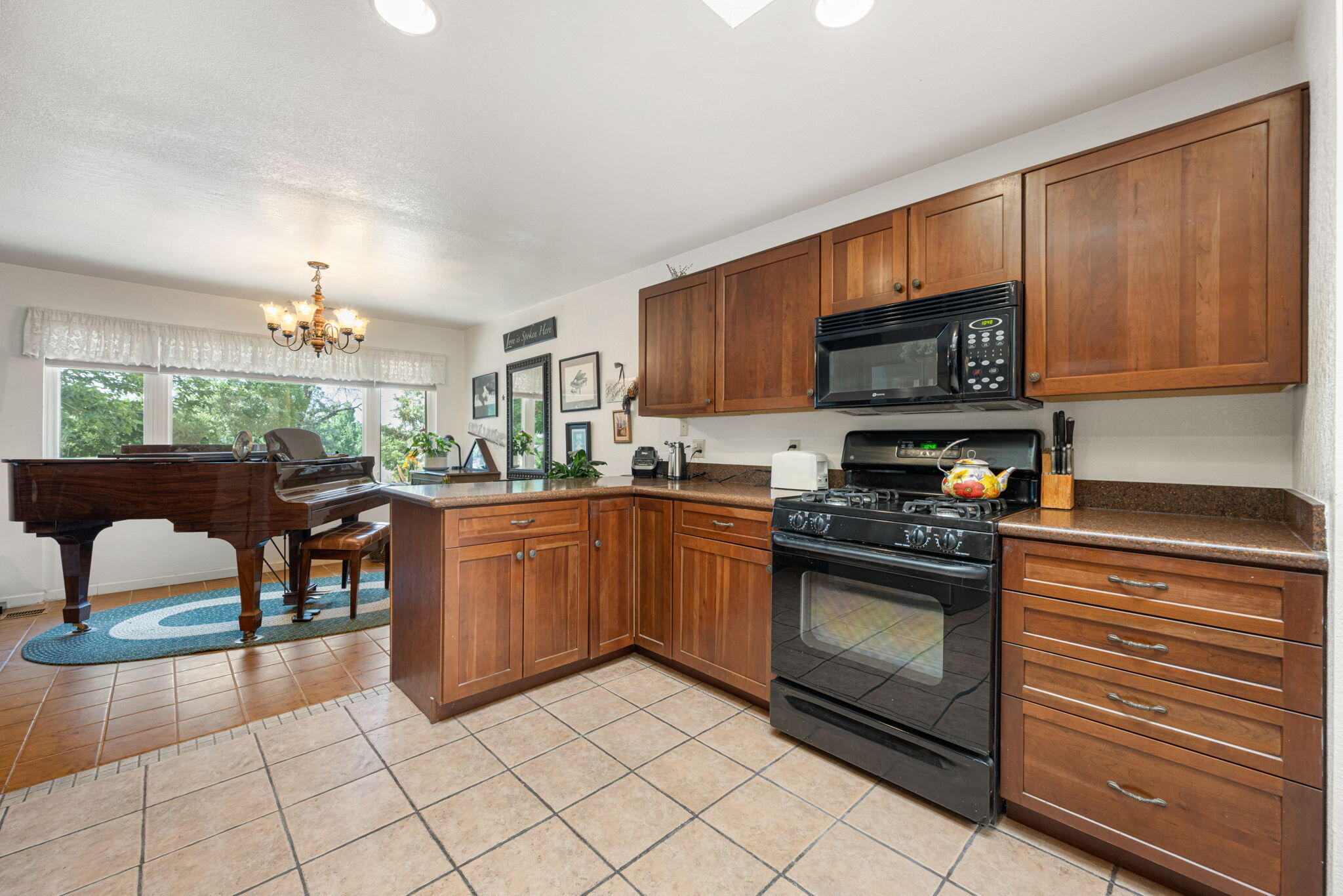 DIAMOND VALLEY ACRES - Residential