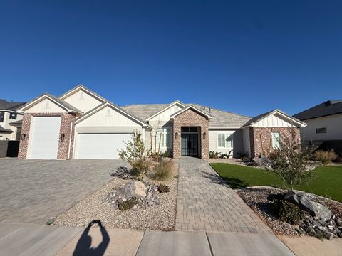 Photo of 5268 W 2040 S, Hurricane, UT 84737 (MLS # 26-268059)