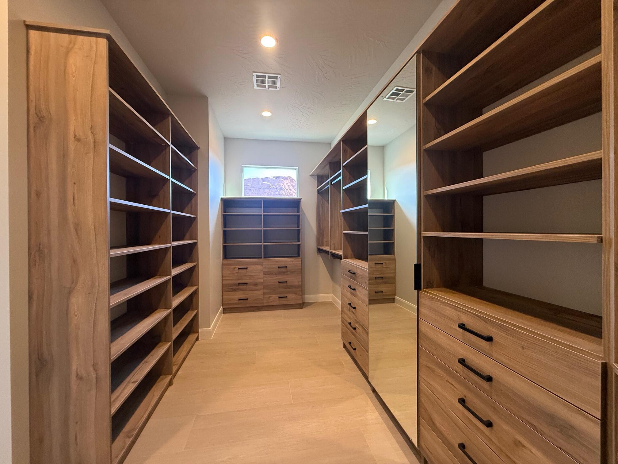 ONYX VALLEY - Residential