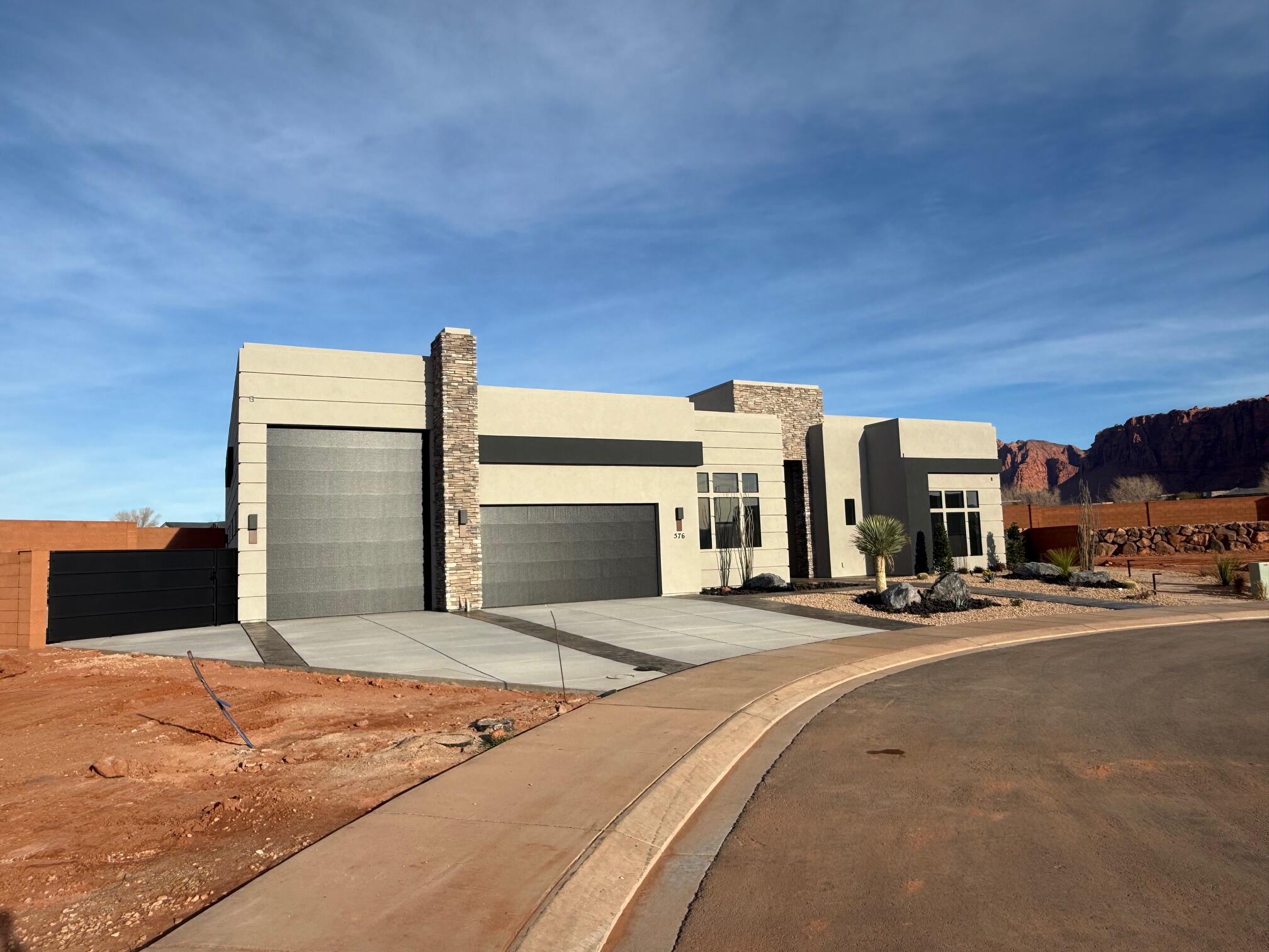 ONYX VALLEY - Residential