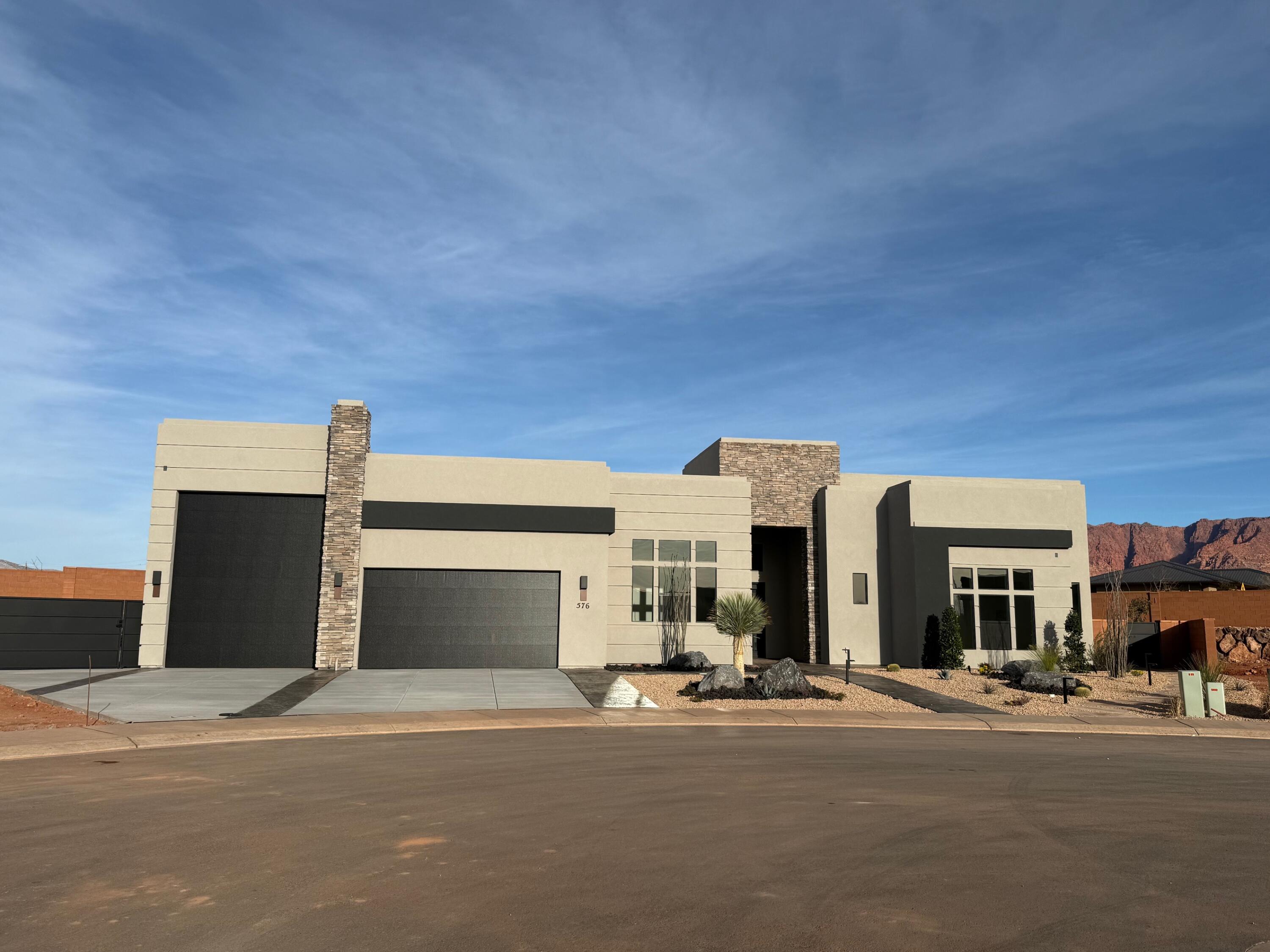 ONYX VALLEY - Residential