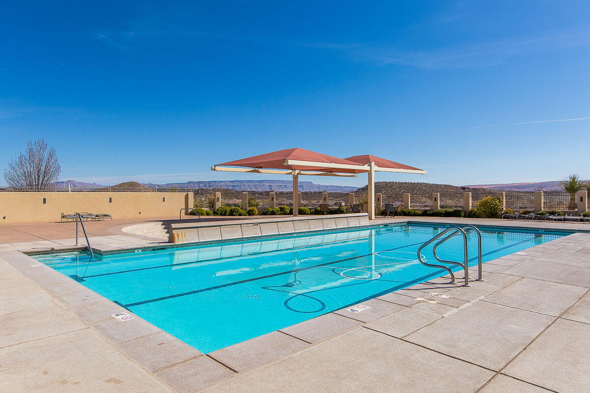 CORAL CANYON - Residential