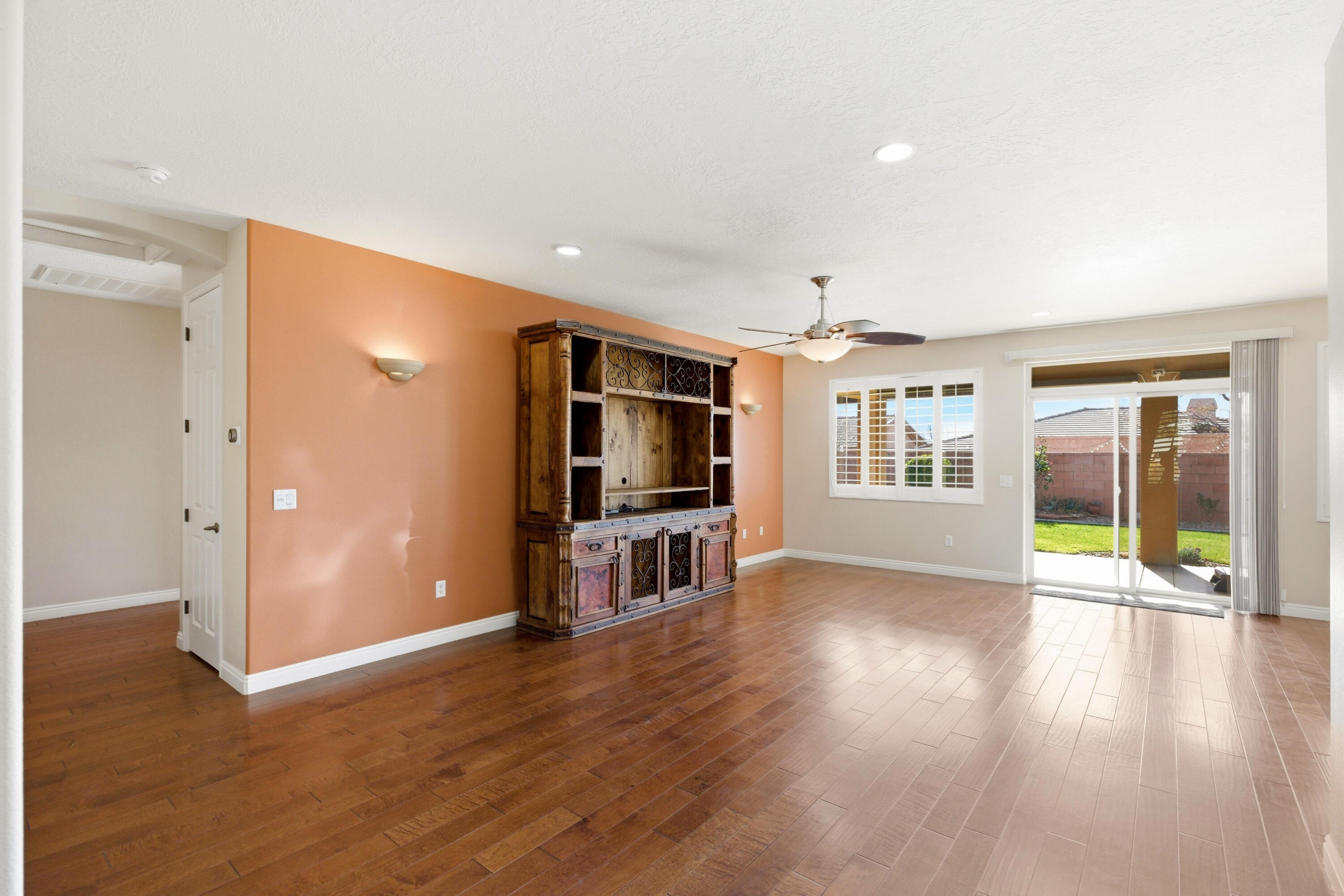 CORAL CANYON - Residential