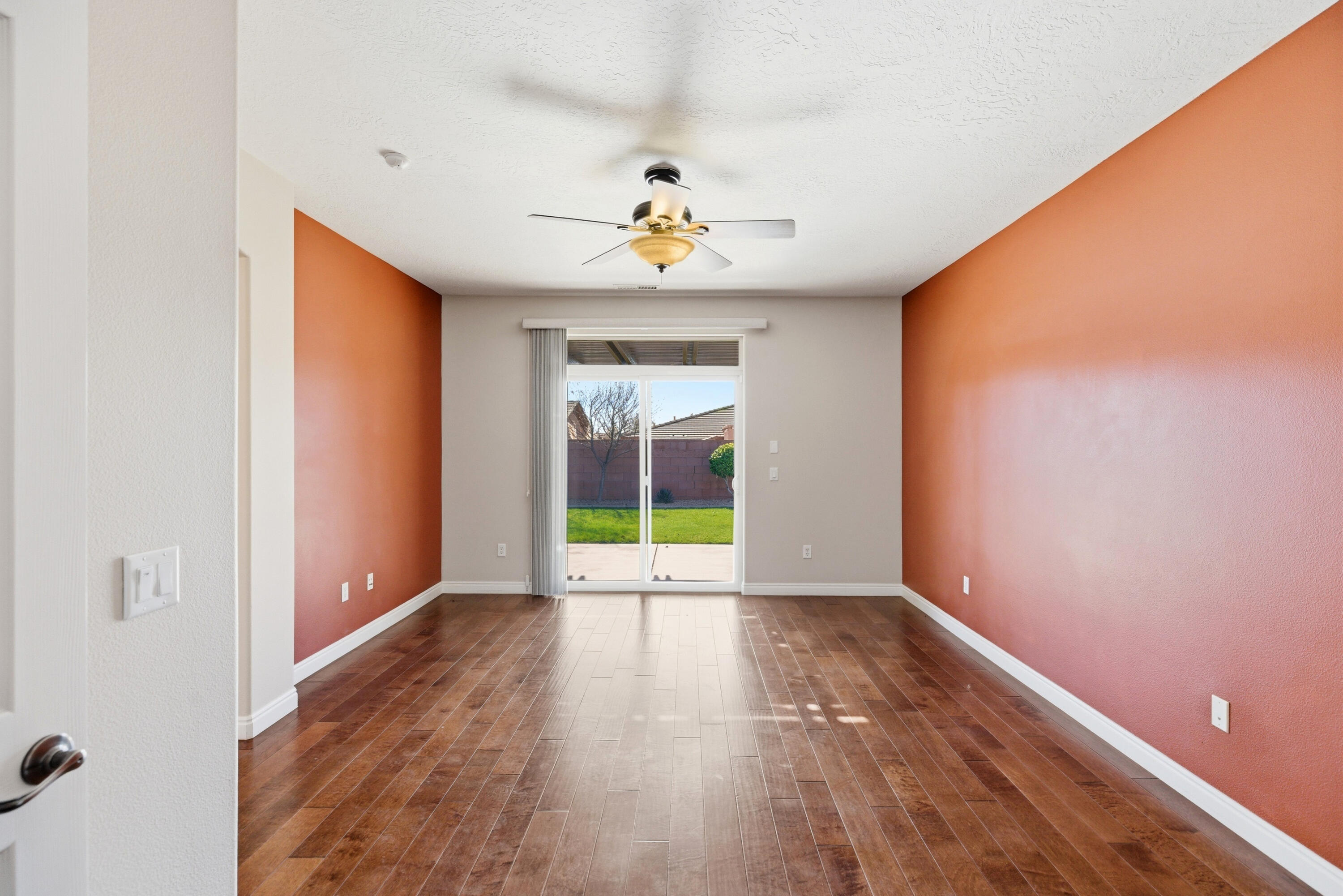 CORAL CANYON - Residential