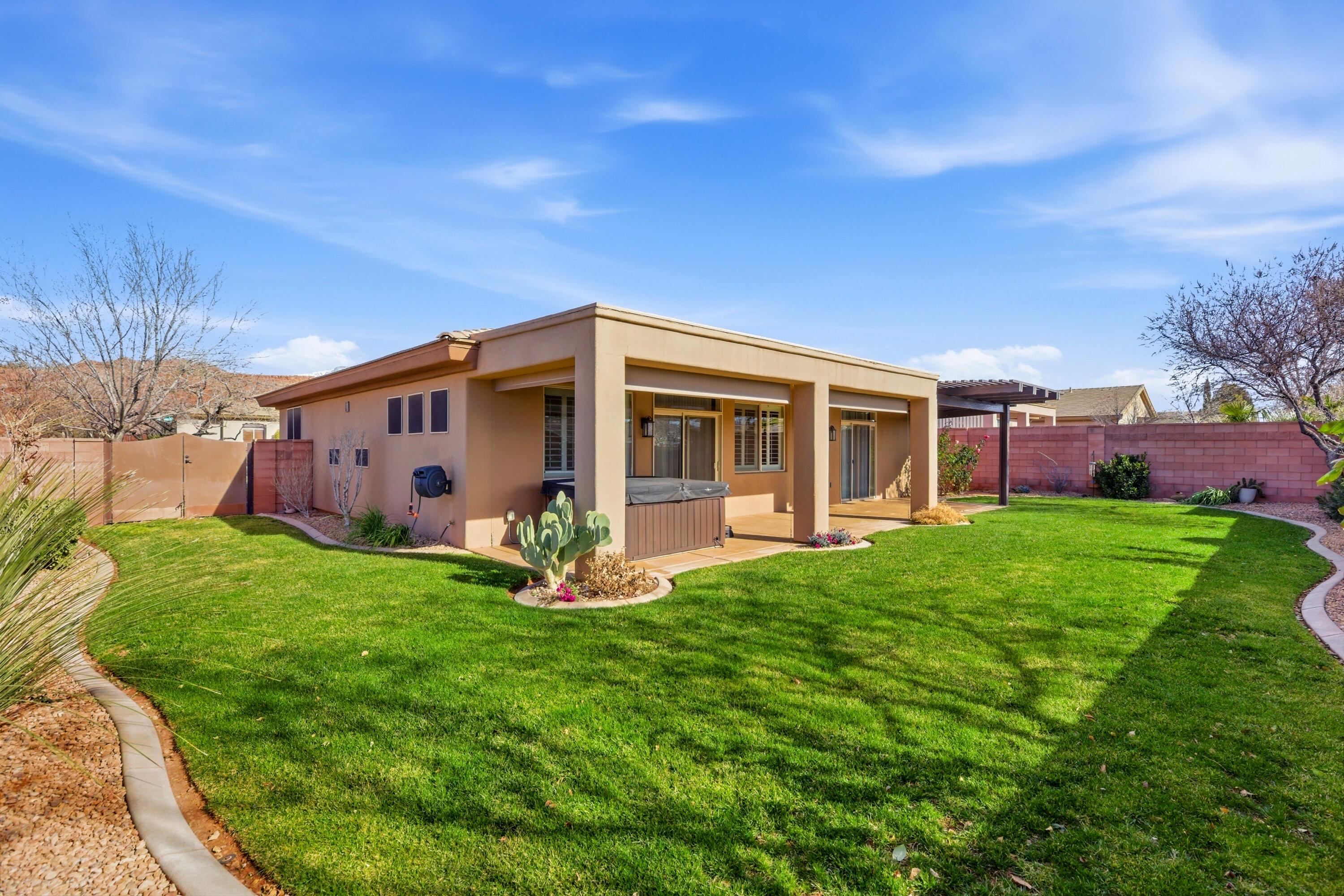 CORAL CANYON - Residential