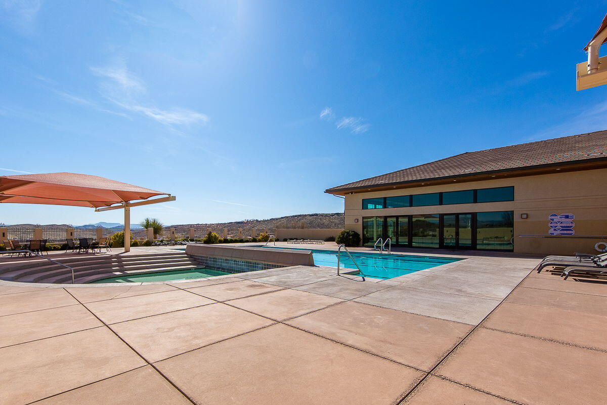CORAL CANYON - Residential