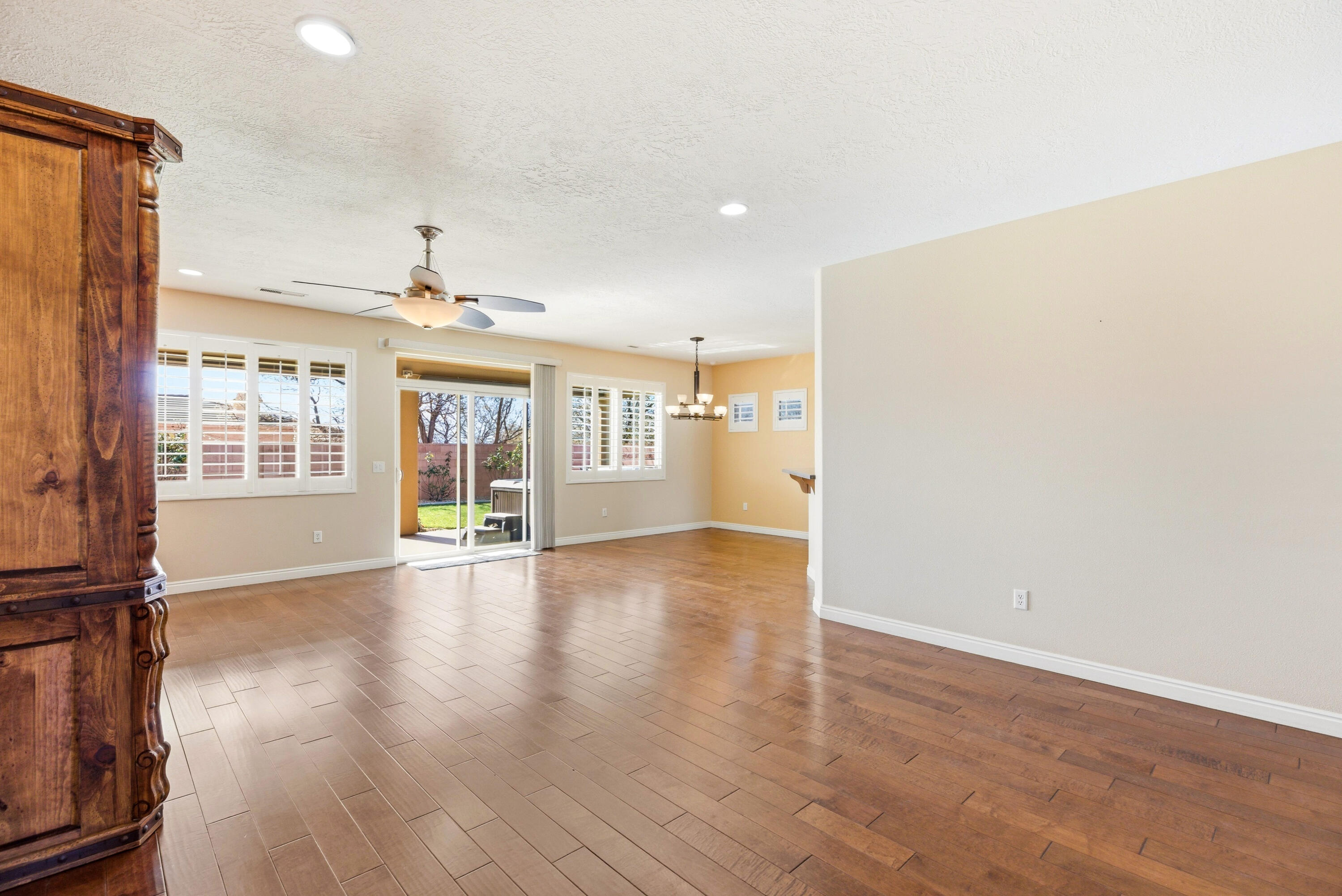 CORAL CANYON - Residential