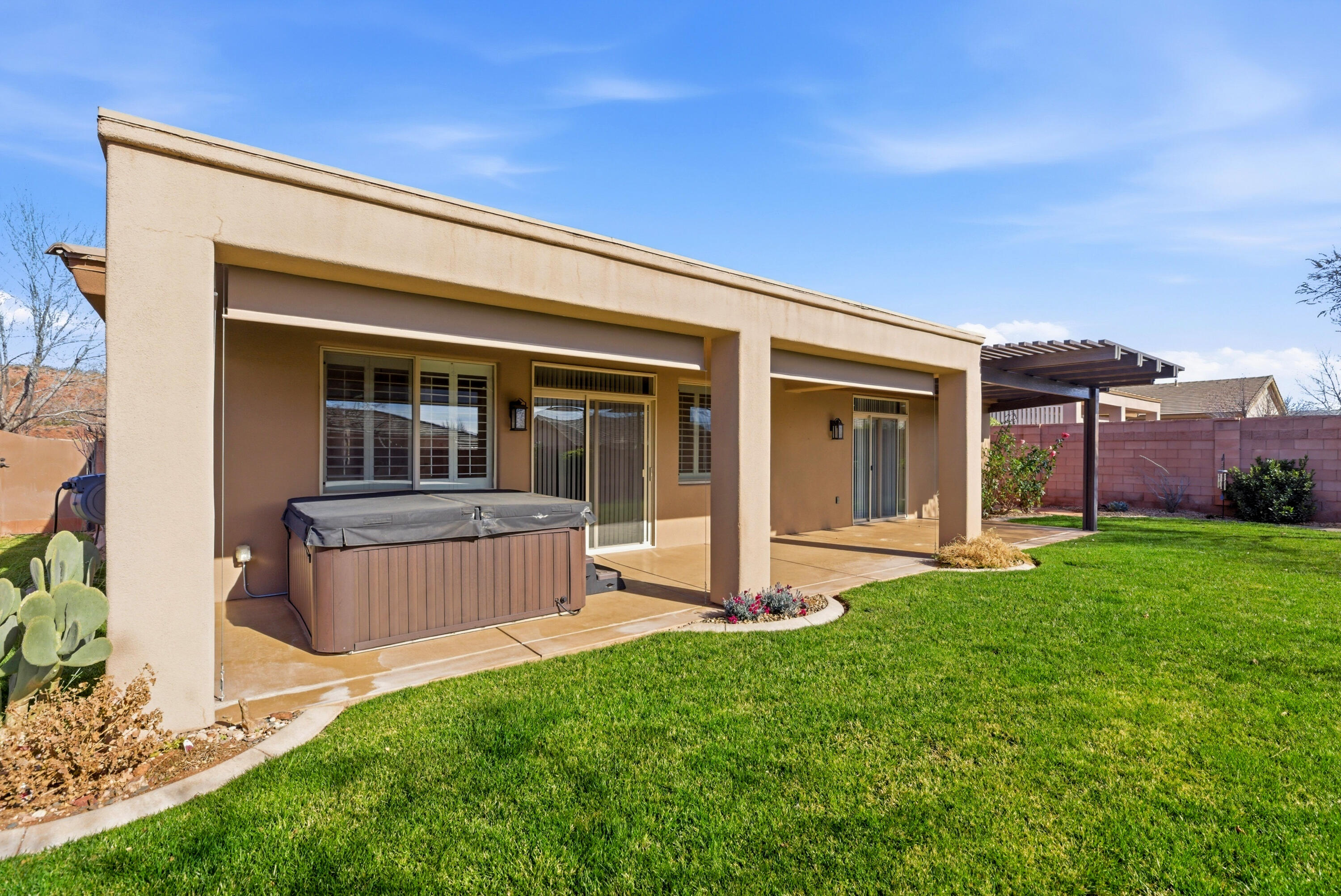 CORAL CANYON - Residential