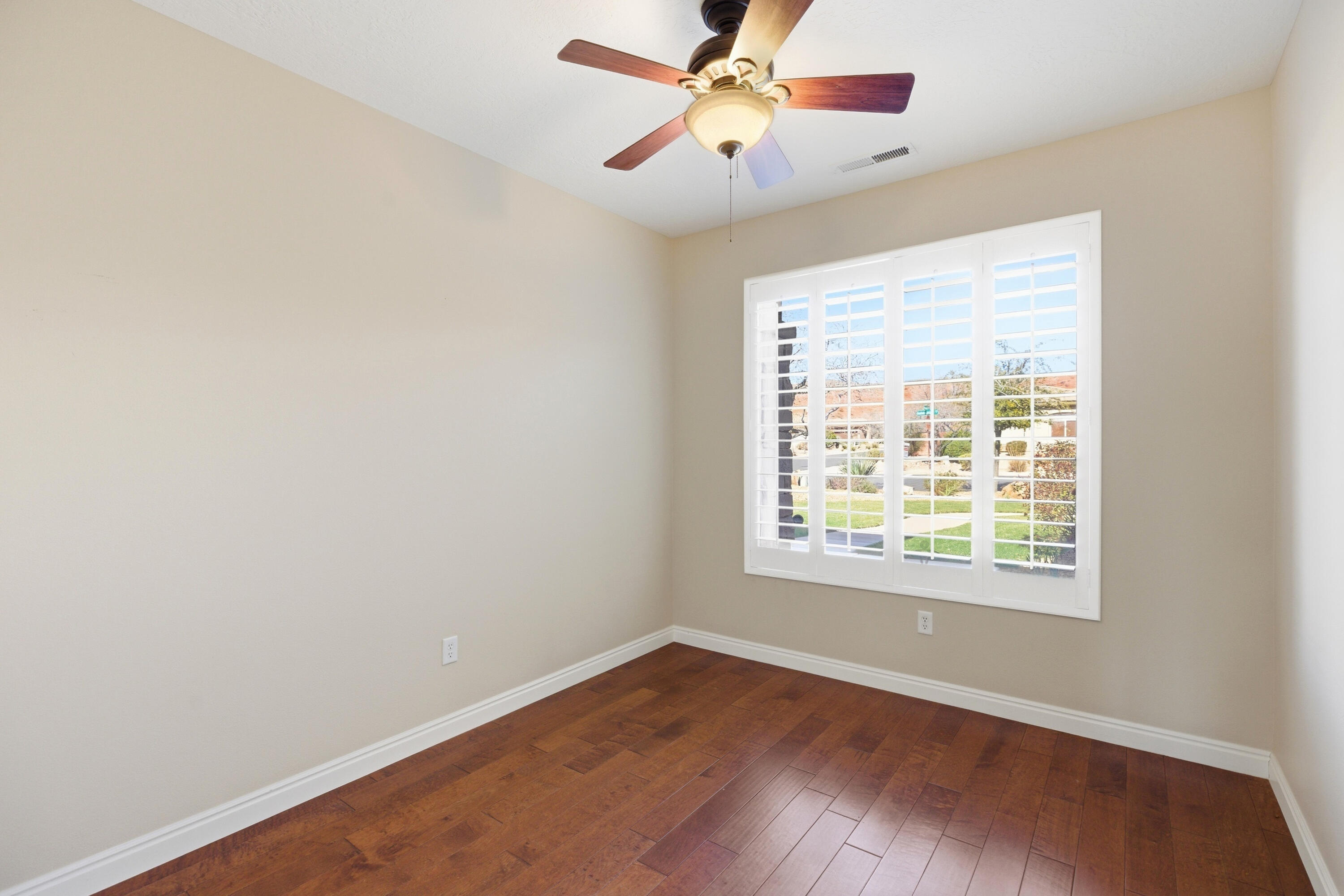 CORAL CANYON - Residential