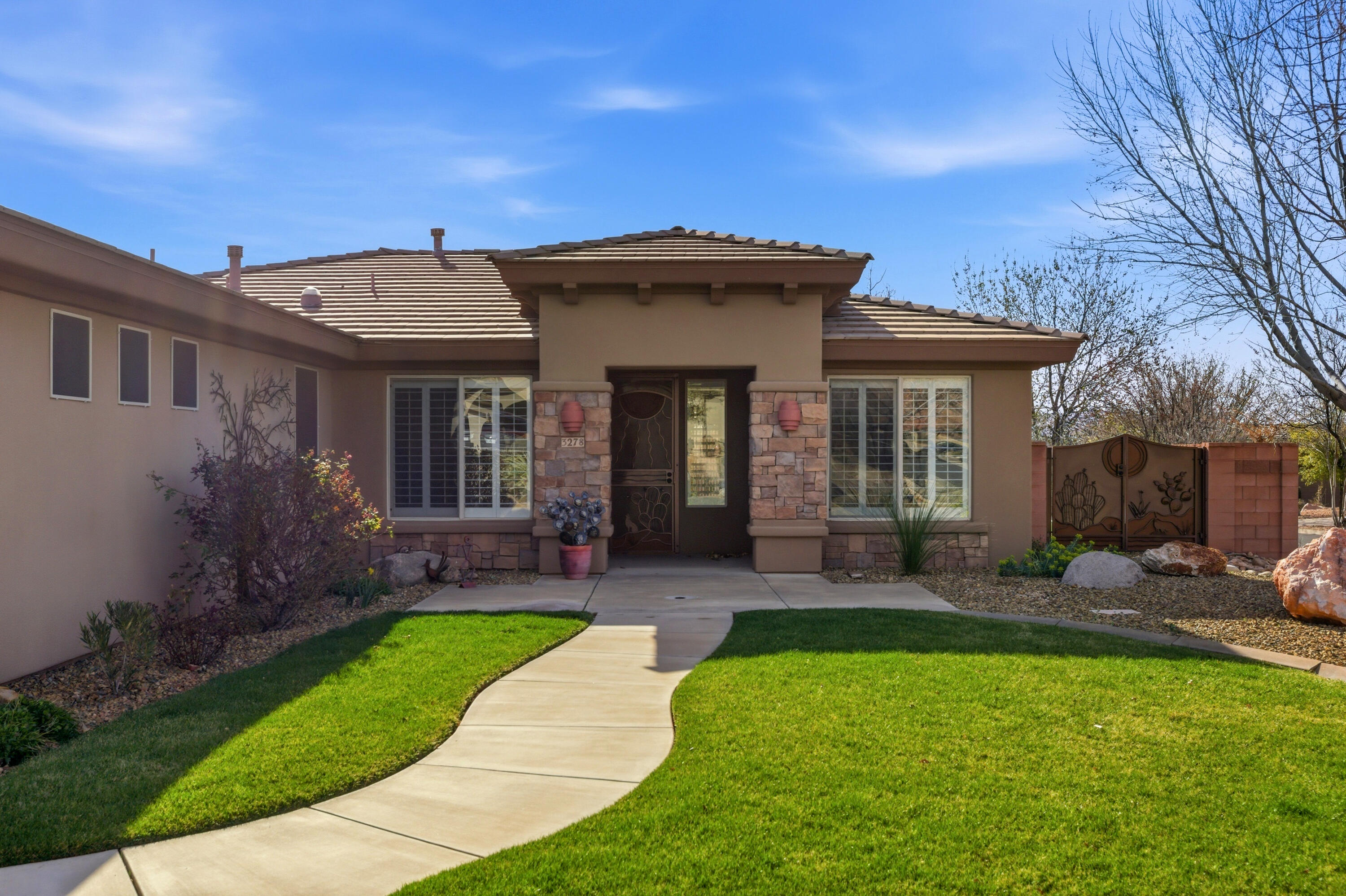 CORAL CANYON - Residential