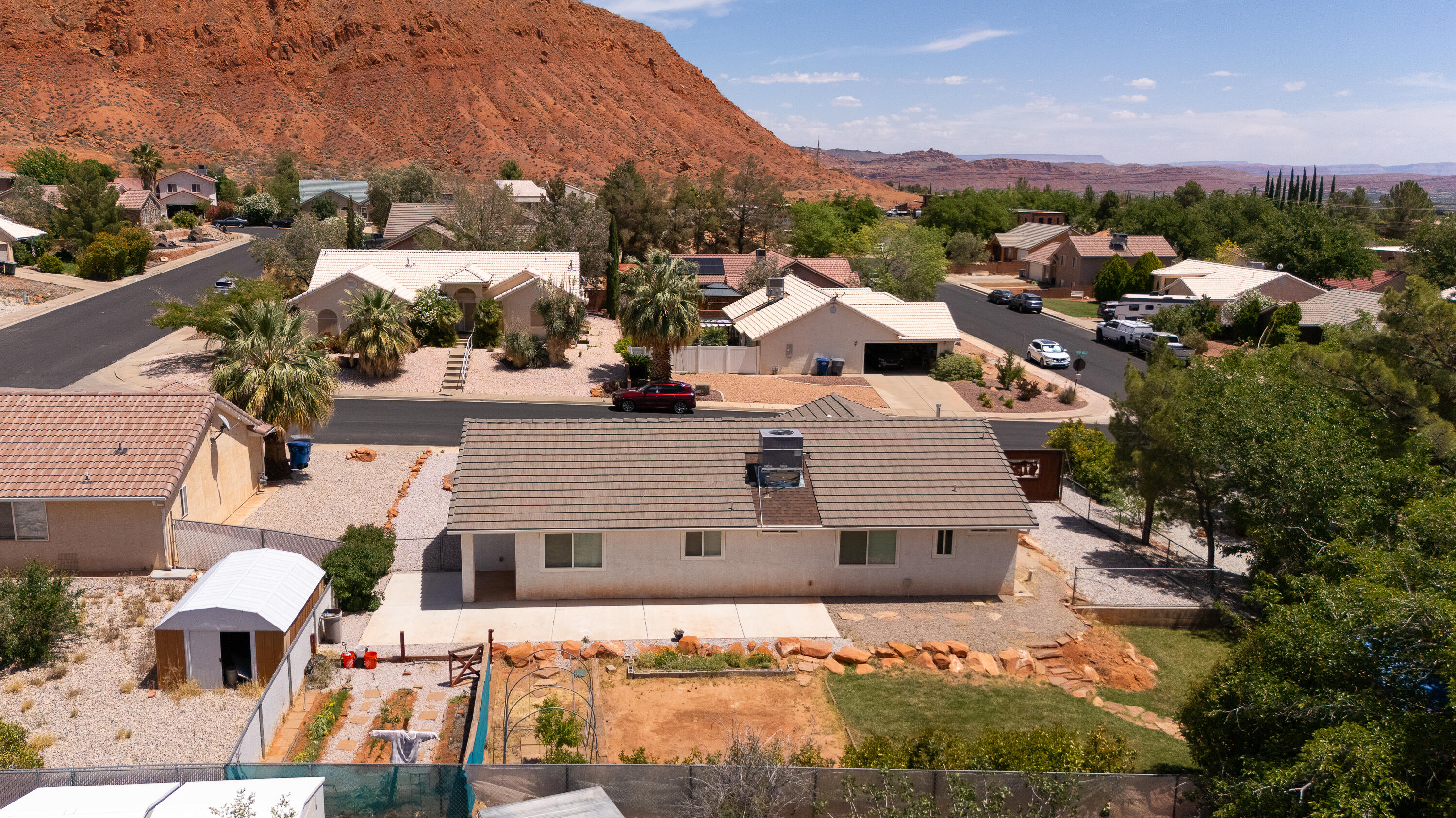 SUMMIT RIDGE - Residential