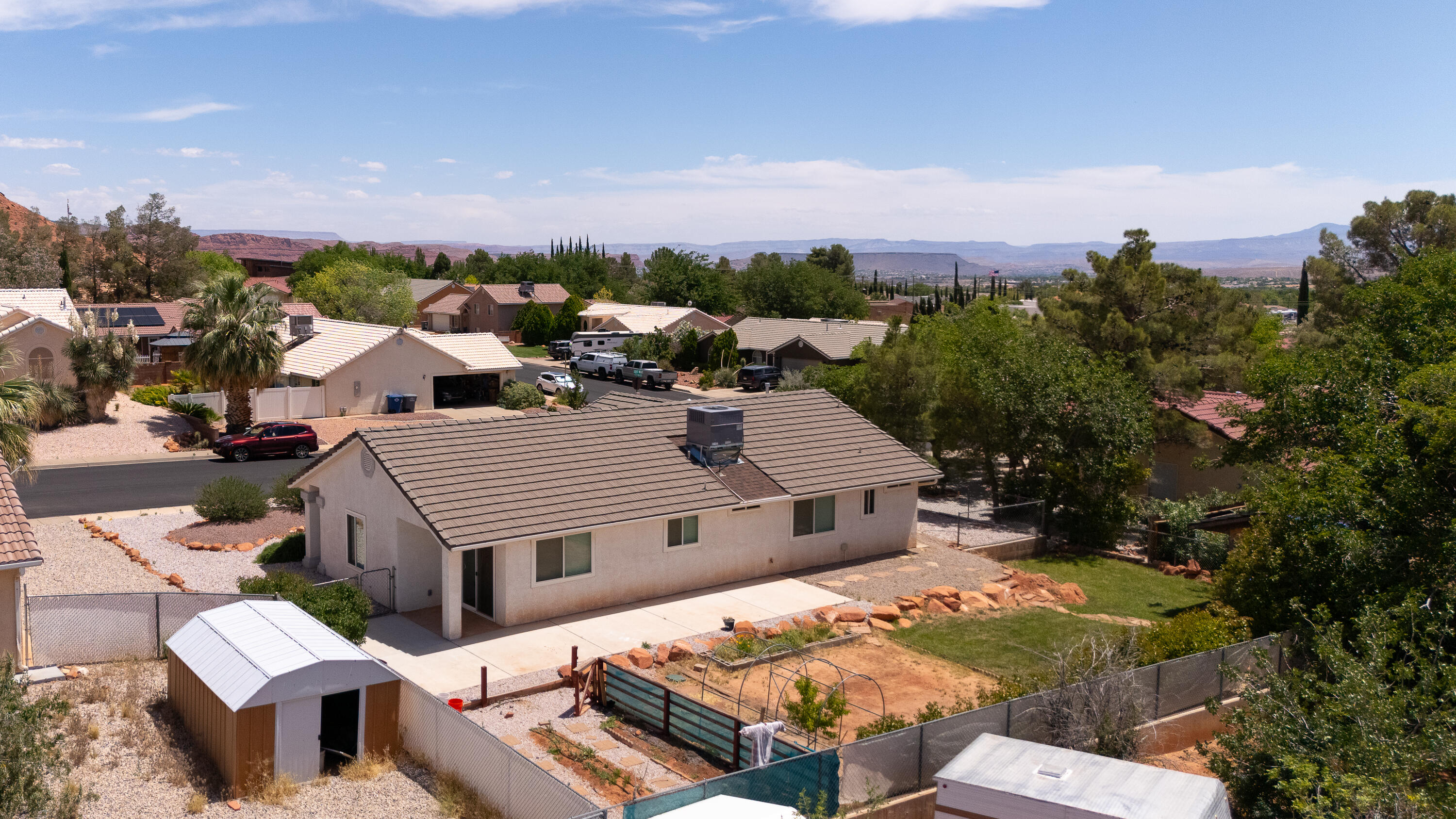 SUMMIT RIDGE - Residential