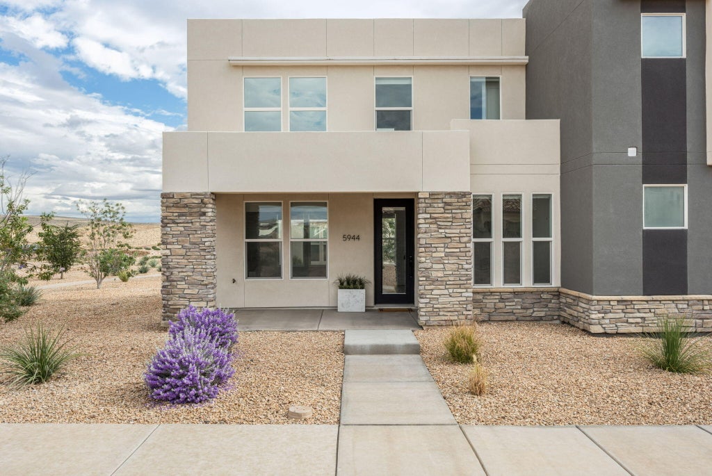 Photo of 5944 S Cinder Hollow Cove, Saint George, UT 84790 (MLS # 26-277304)