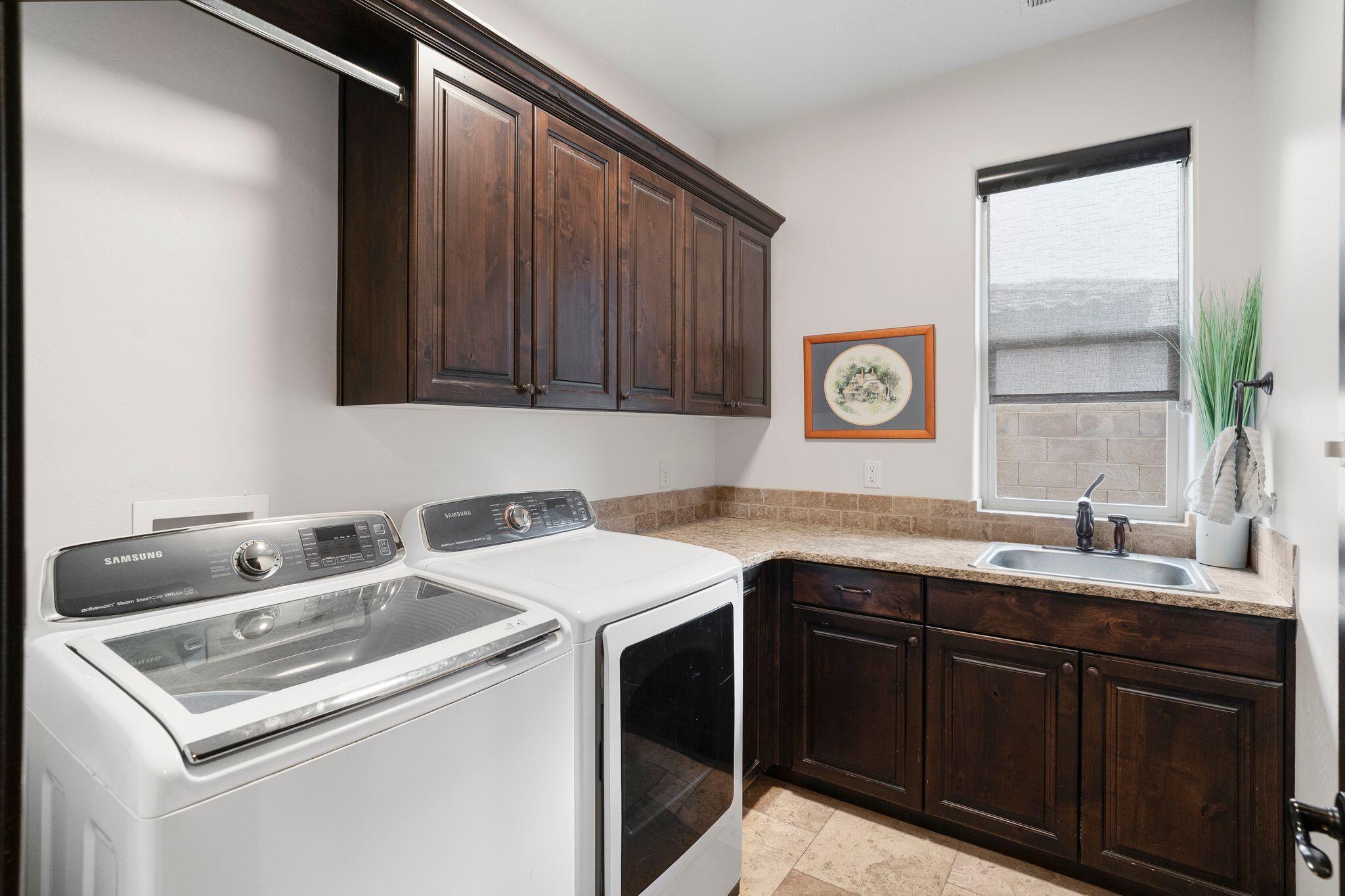 VIEWS AT STONE MOUNTAIN - Residential