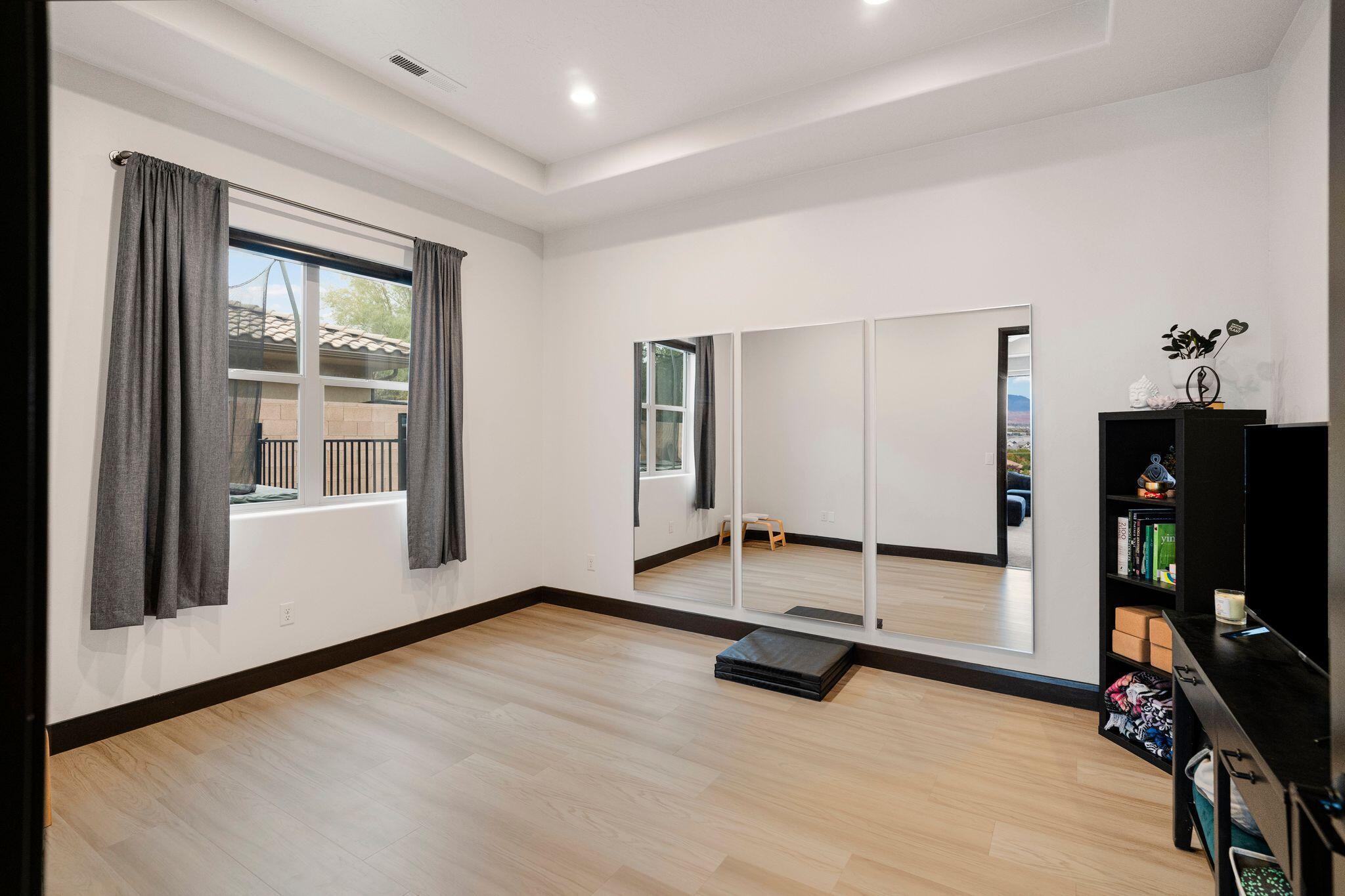 VIEWS AT STONE MOUNTAIN - Residential