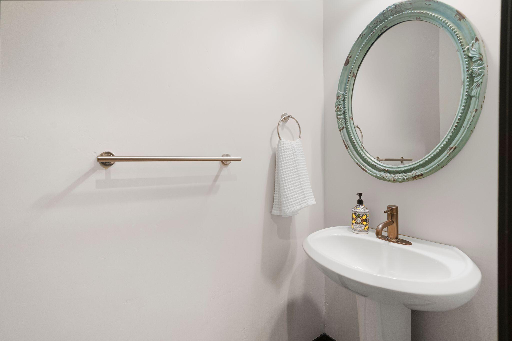 VIEWS AT STONE MOUNTAIN - Residential