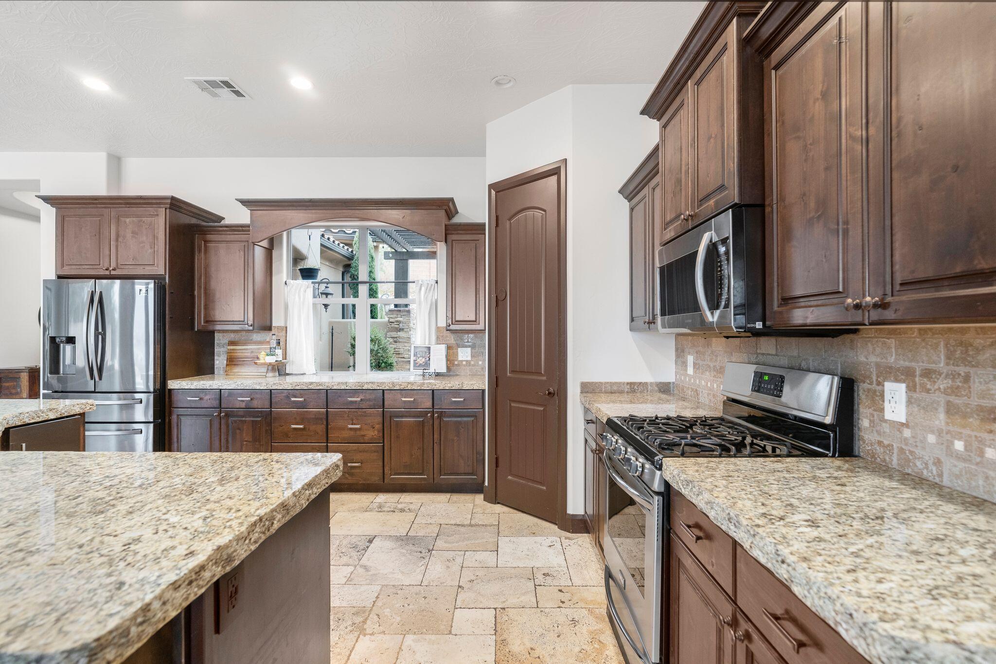 VIEWS AT STONE MOUNTAIN - Residential