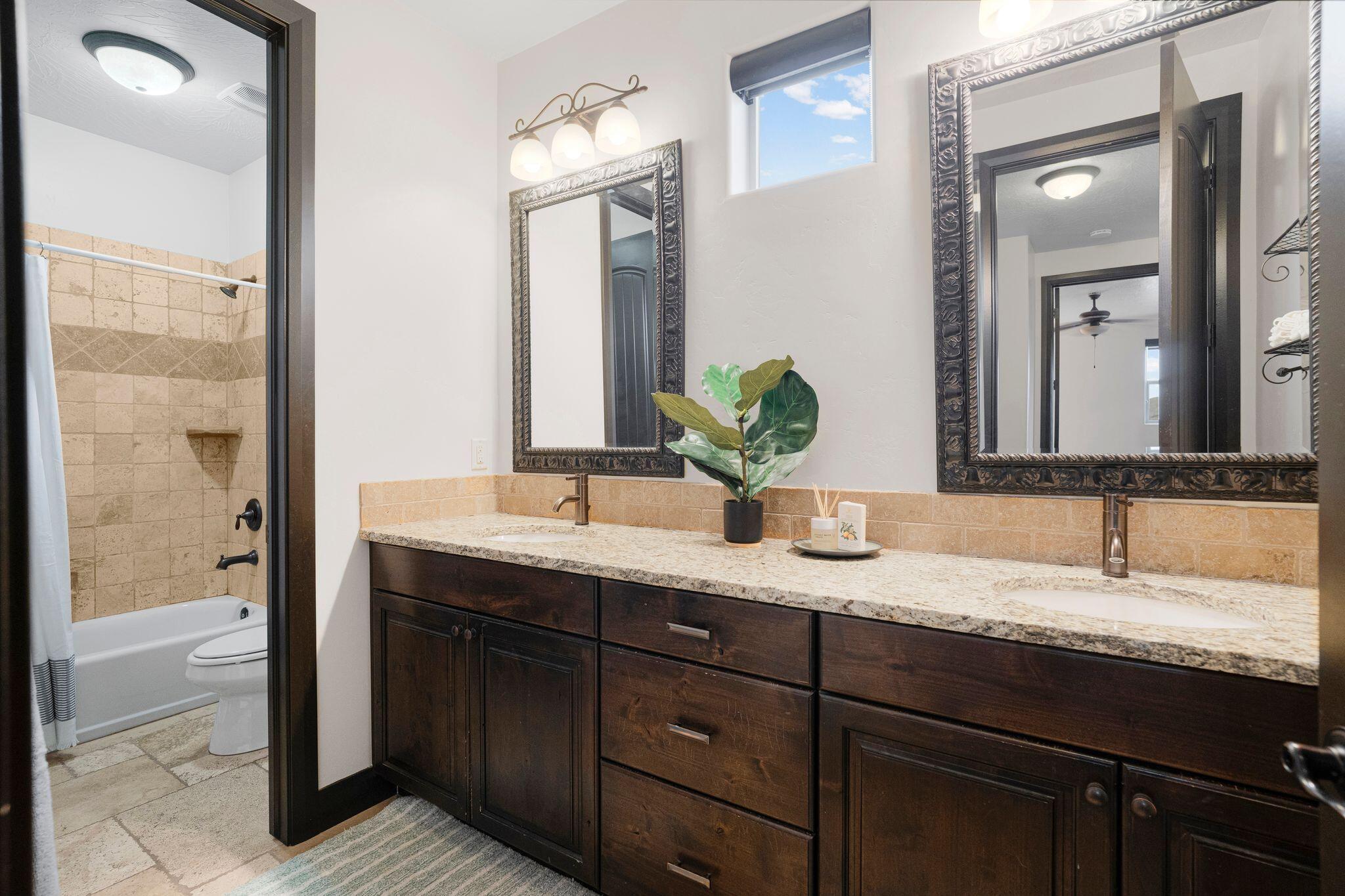 VIEWS AT STONE MOUNTAIN - Residential